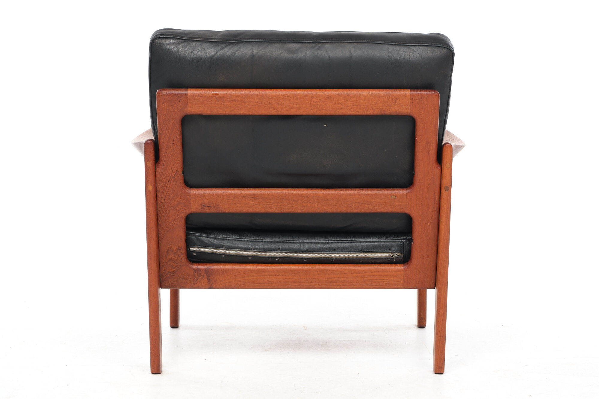 Armchair by Illum Wikkelsoe, leather and teak, vintage, 1960. Renewed belts.