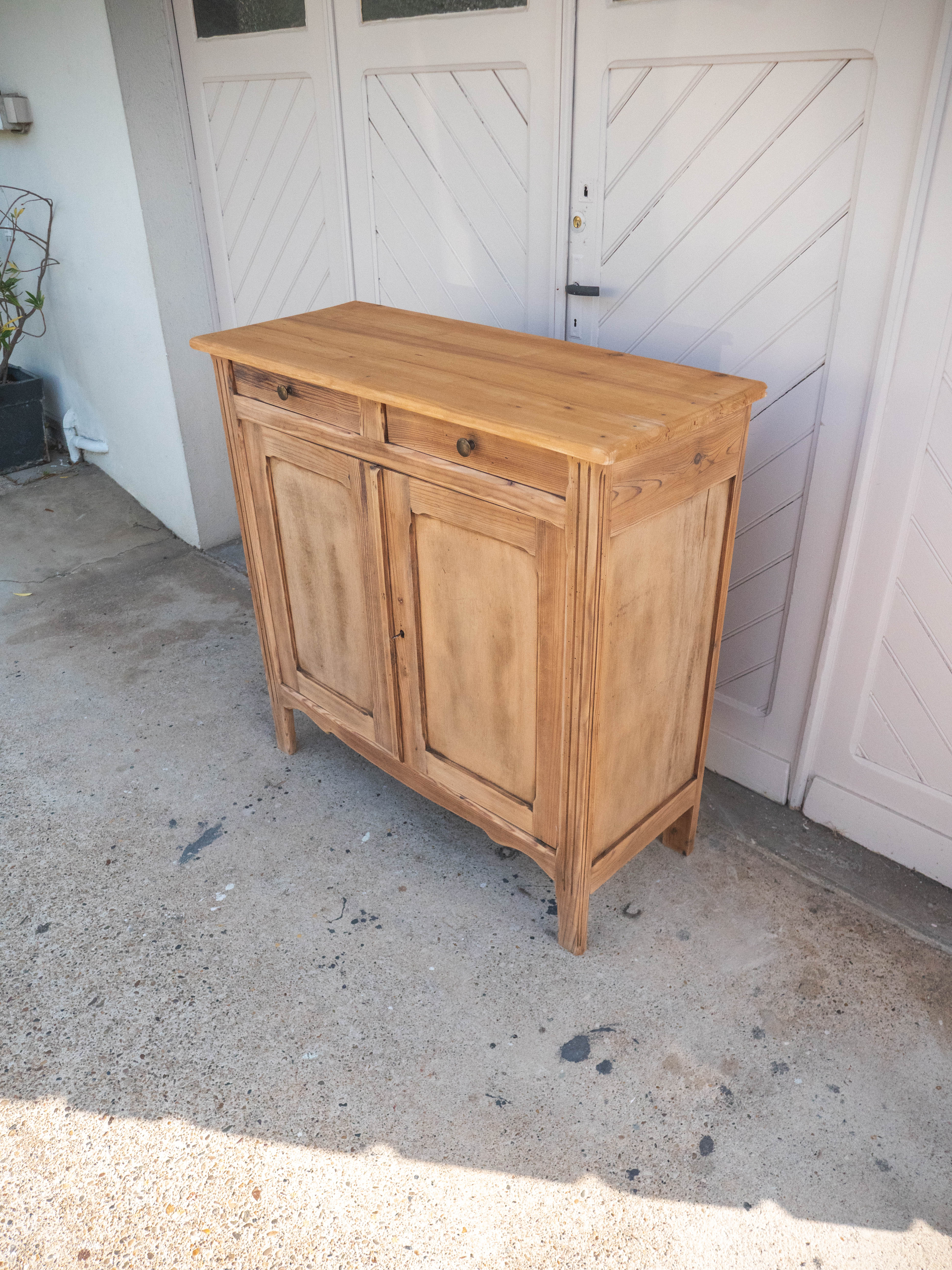 Parisian buffet ready to paint