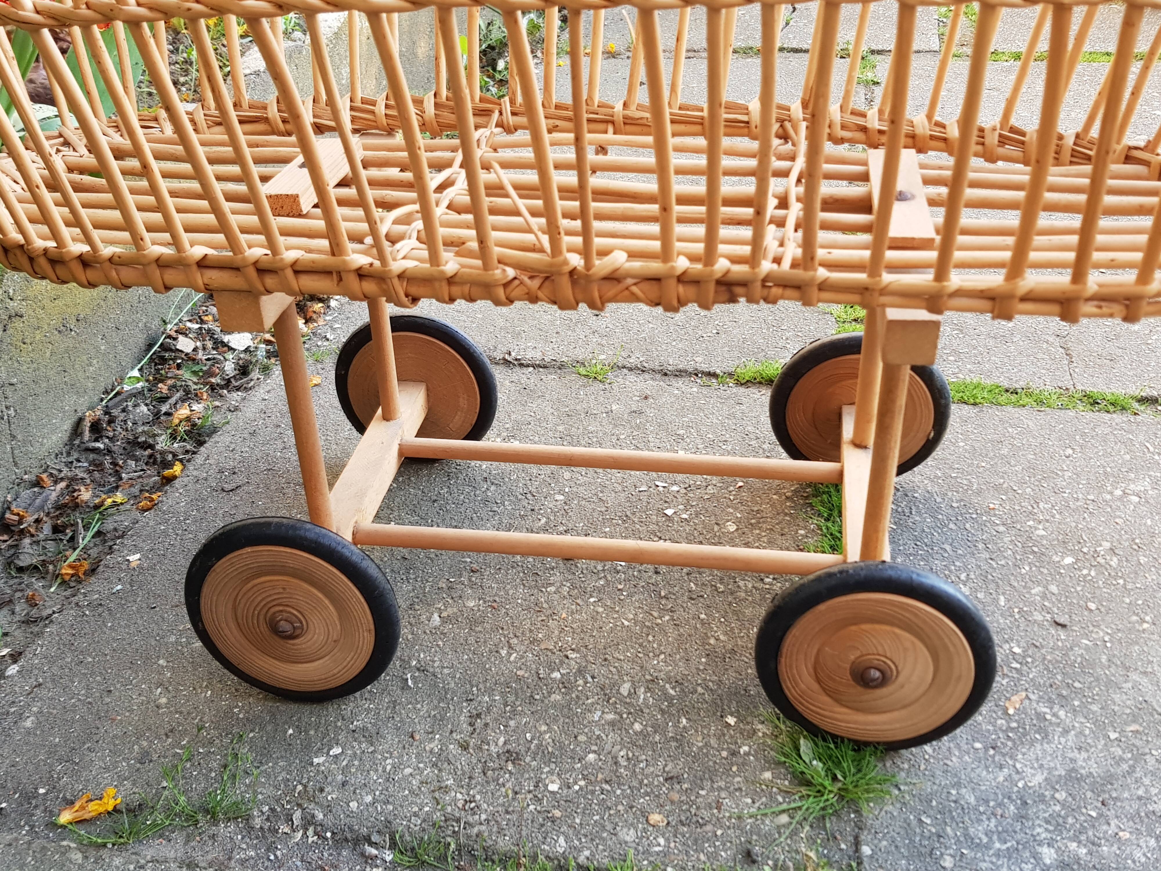 Alsatian rattan bed 1950
