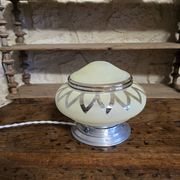 Vintage table lamp Globe saucer in frosted yellow glass with a trim.