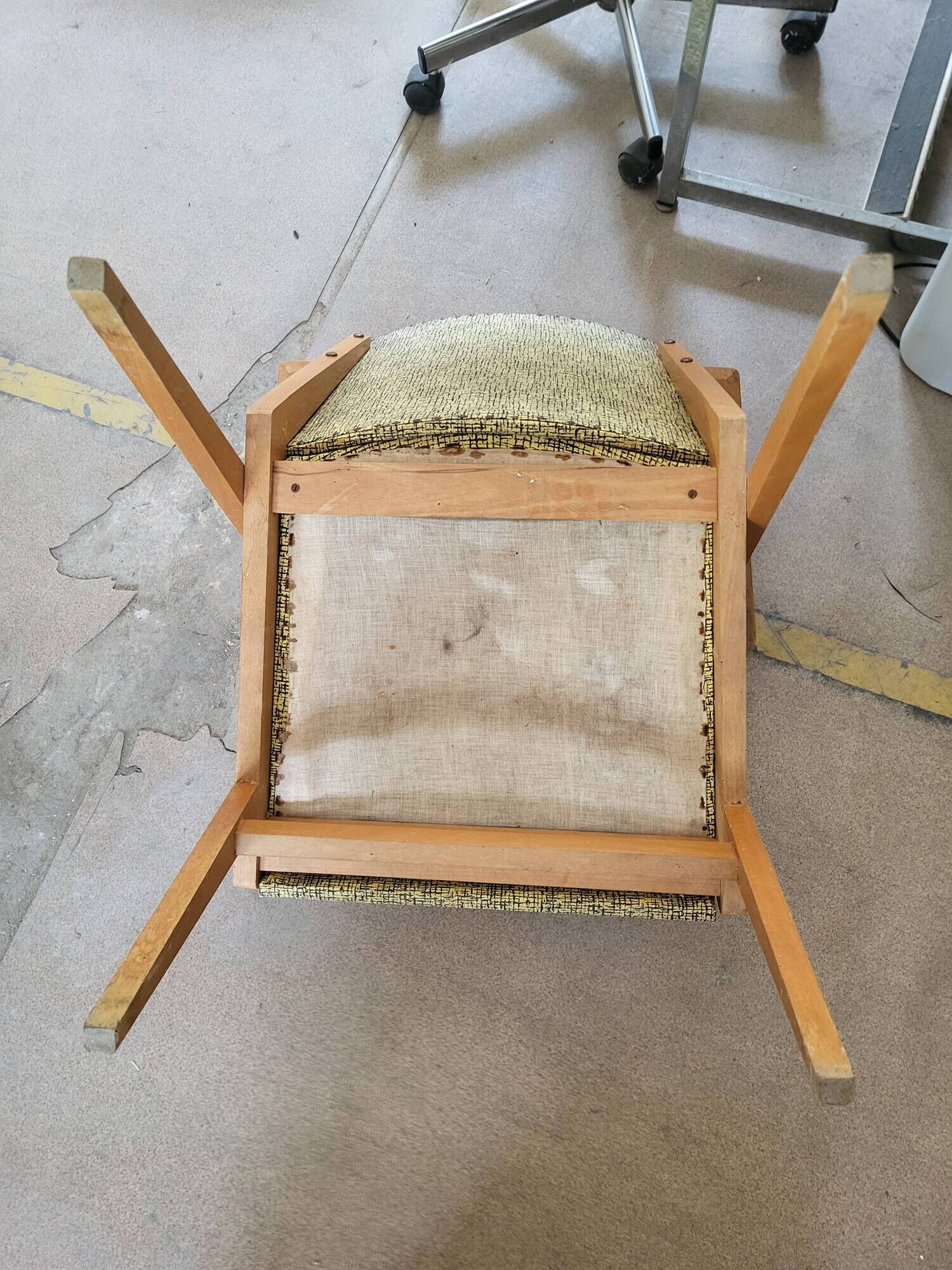 Fauteuil vintage scandinave en bois et tissu