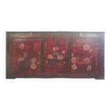 Buffet chinois ancien en bois laqué rouge peint de motifs floraux