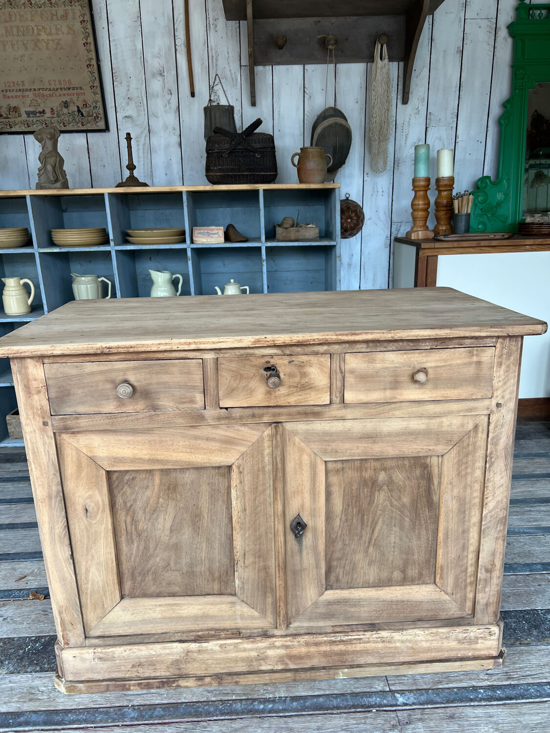 Small raw wood counter