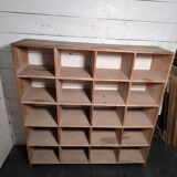 Solid wood workshop cabinet with compartments