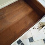 Distressed chest of drawers