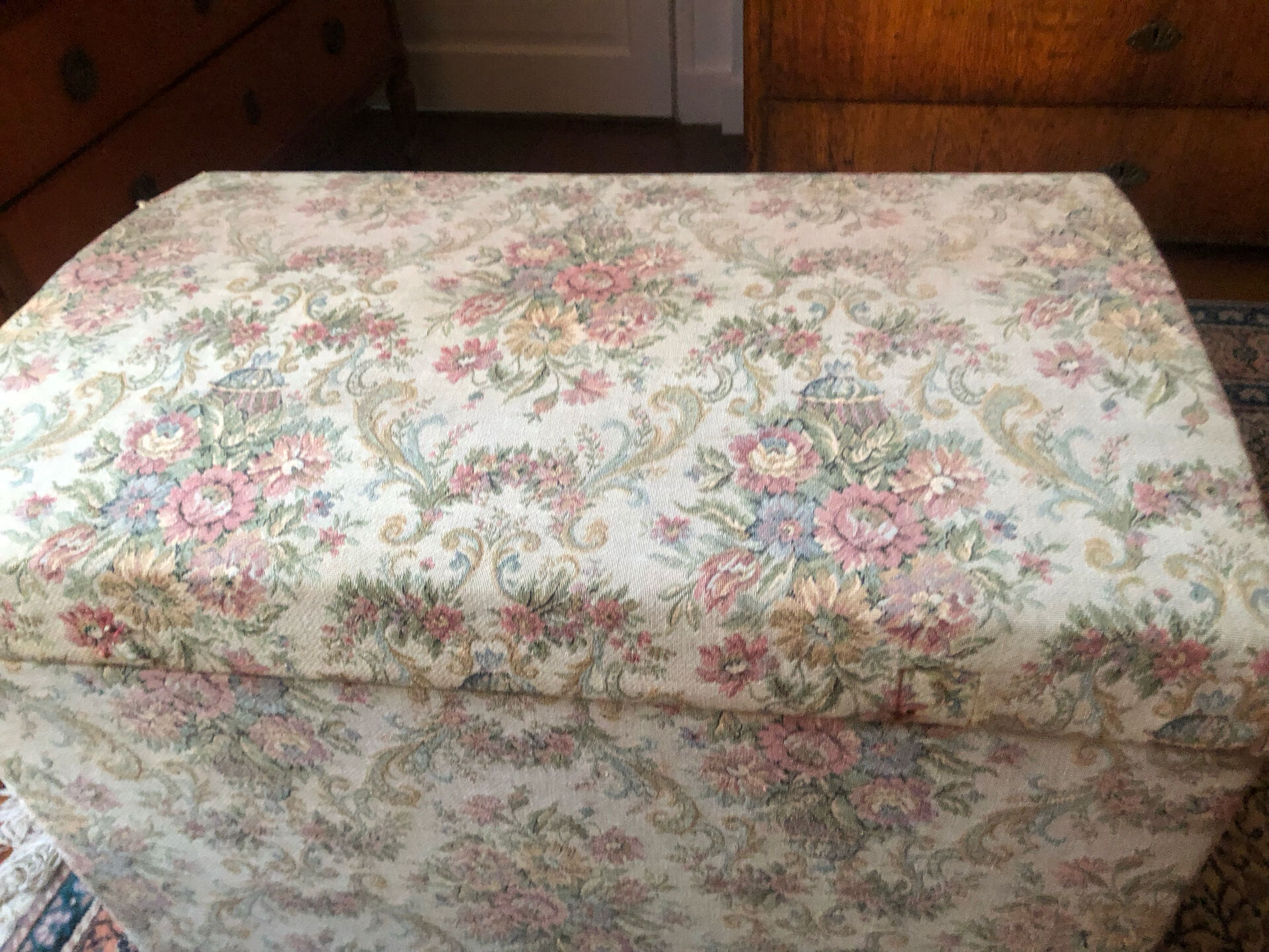 Coffre ancien en tissu