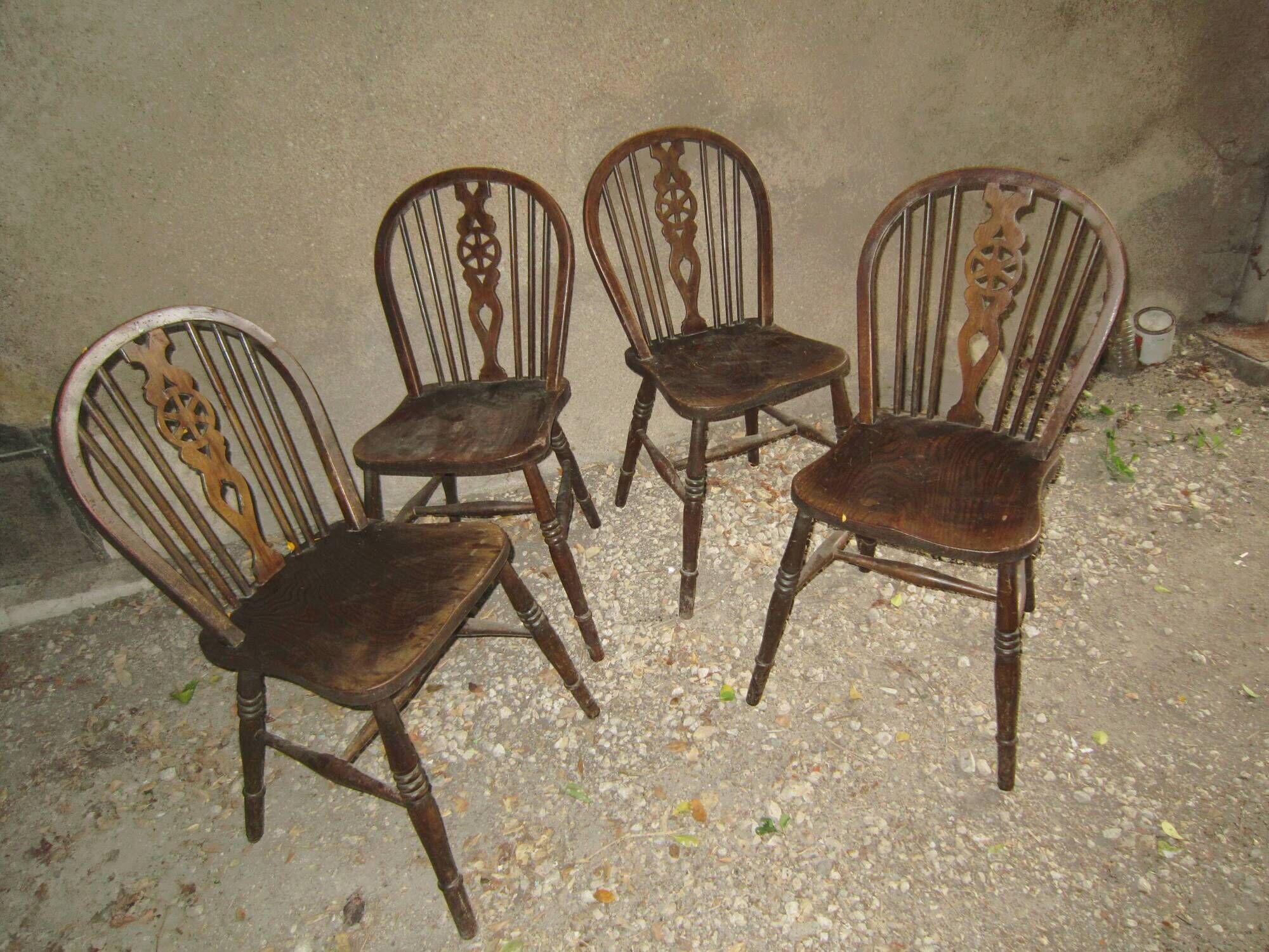 Suite of 4 chairs windsor english bistro