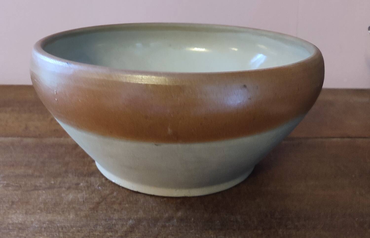Stoneware salad bowl