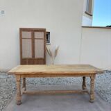 Farm table