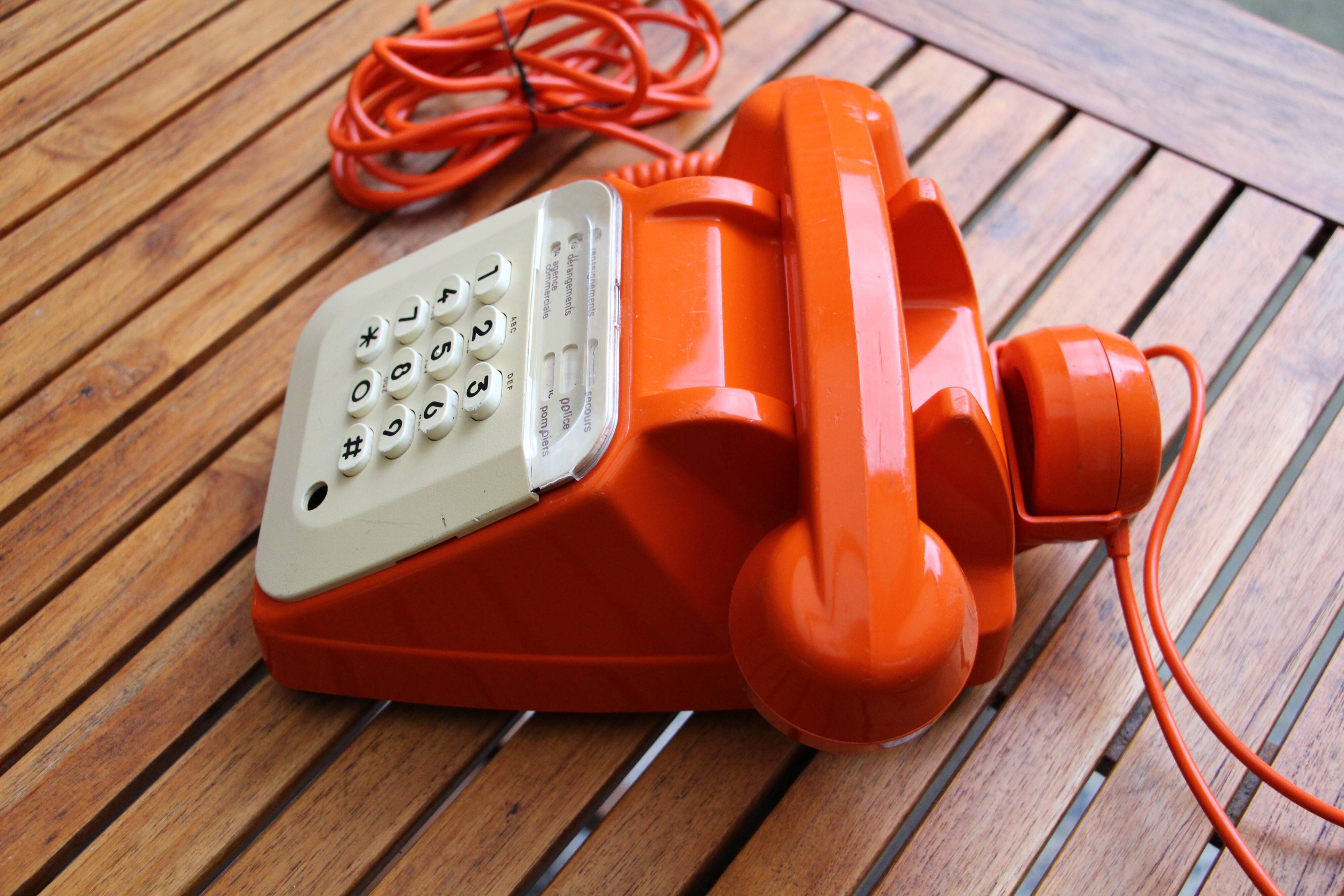 Socotel S63 orange/beige 70's phone