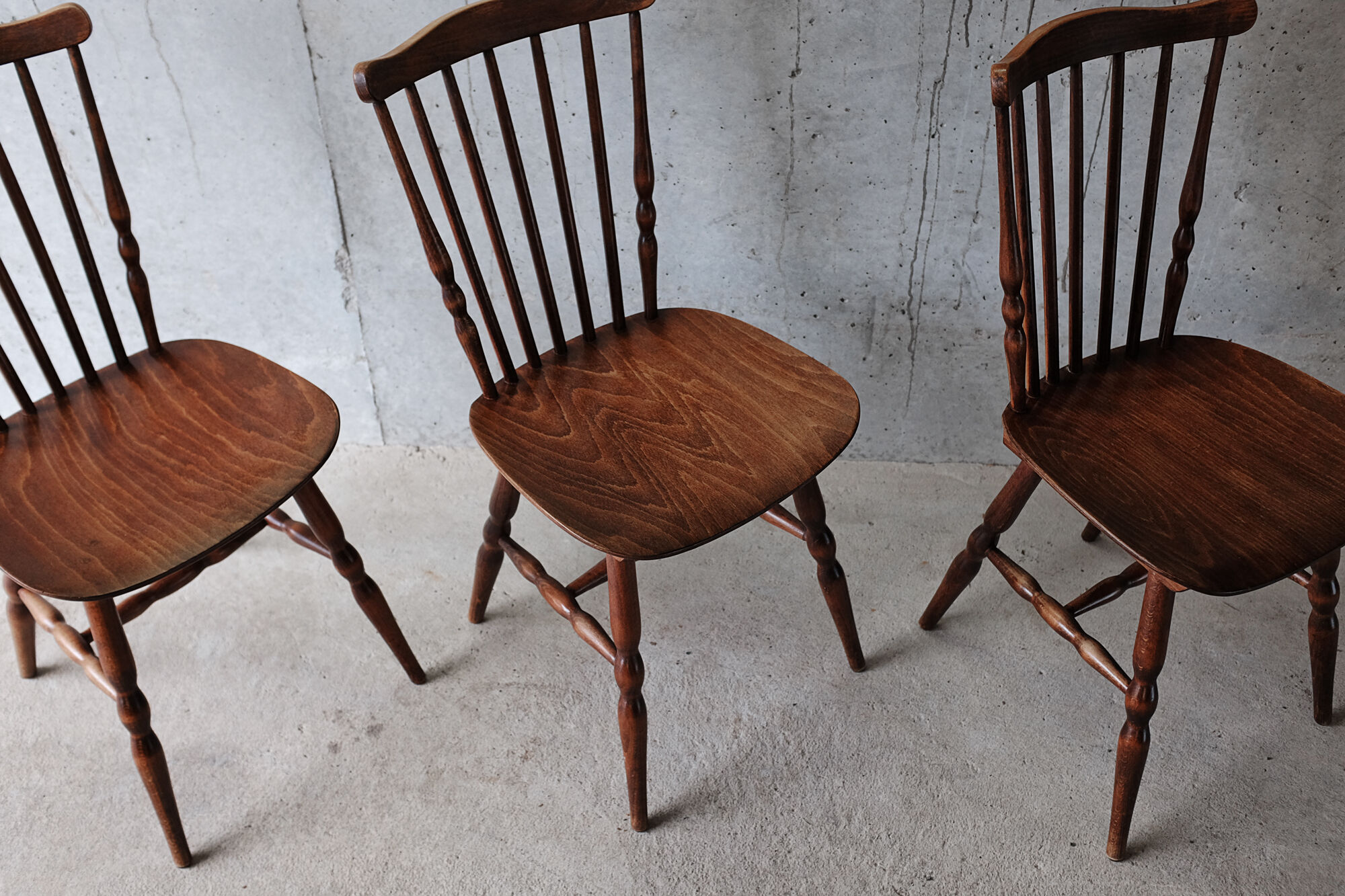 Lot de 3 chaises Baumann modèle Menuet années 50 60