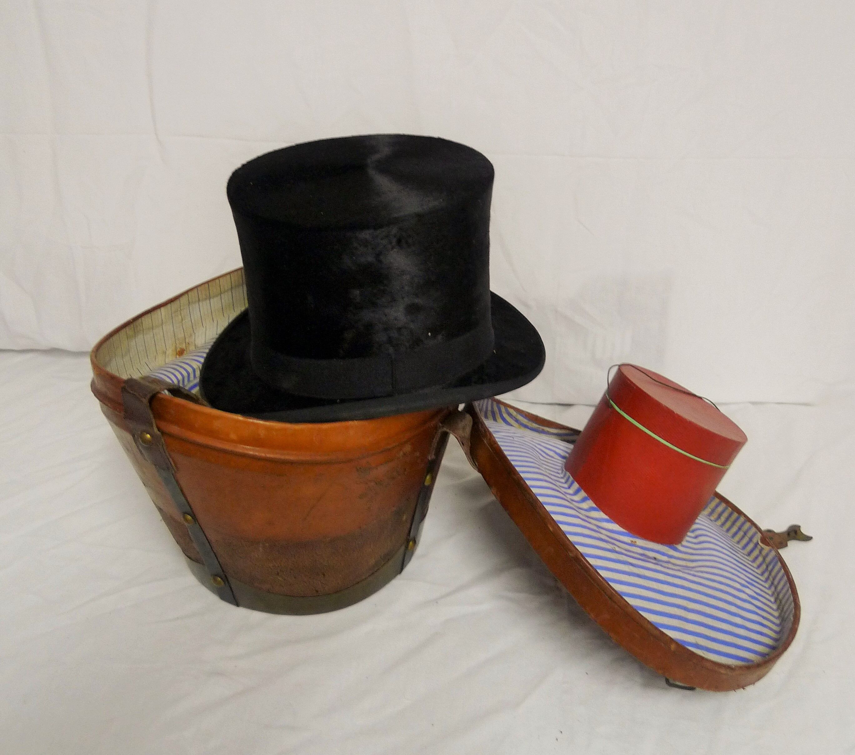 Leather hat box