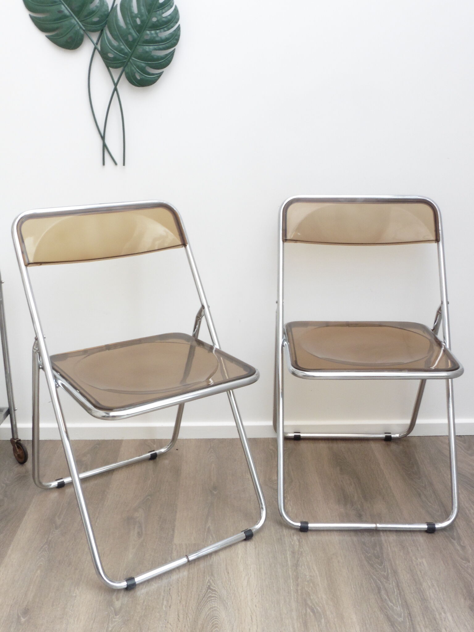 2 chairs folding plexiglass smoked