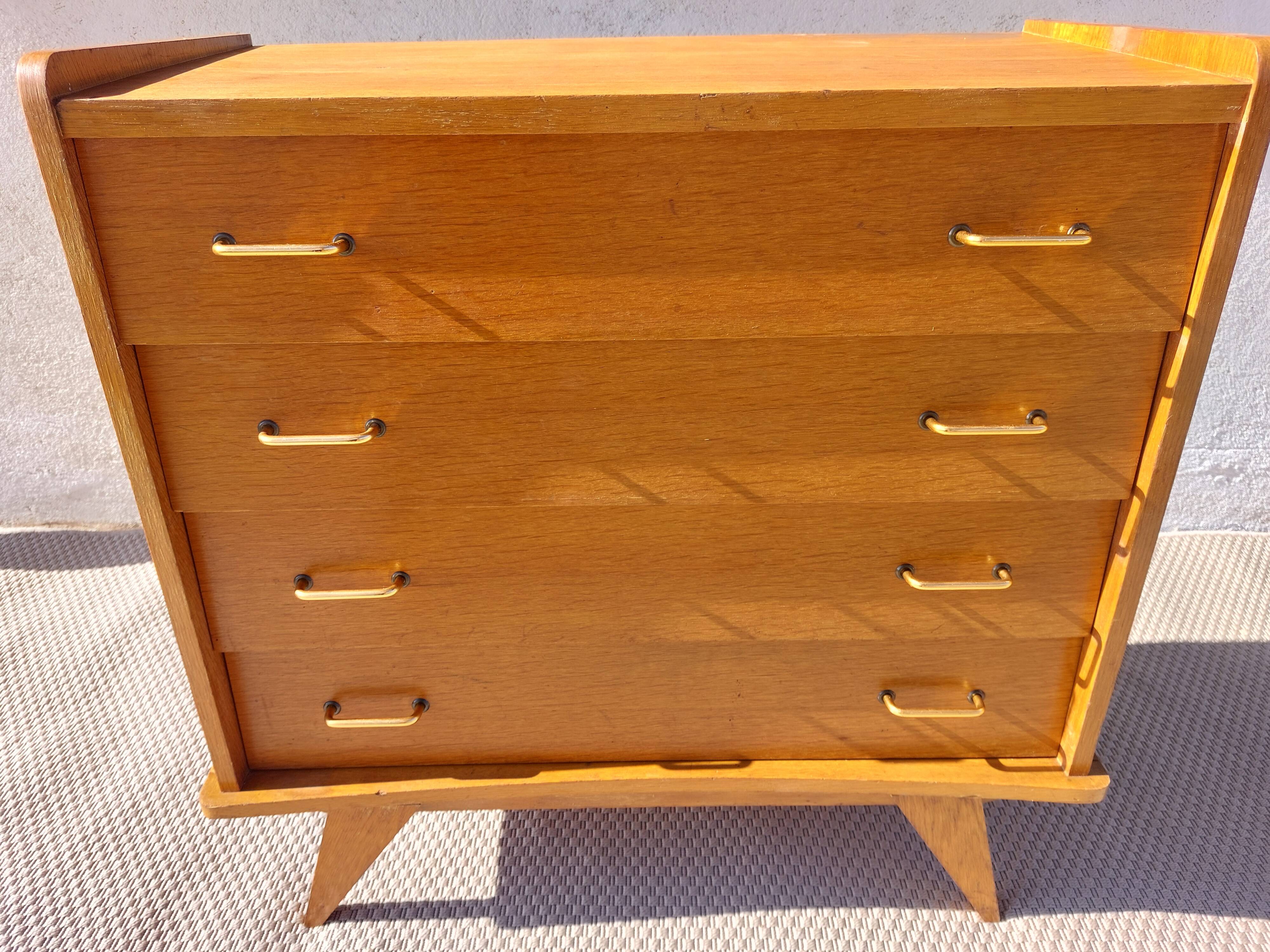 commode vintage aux pieds compas