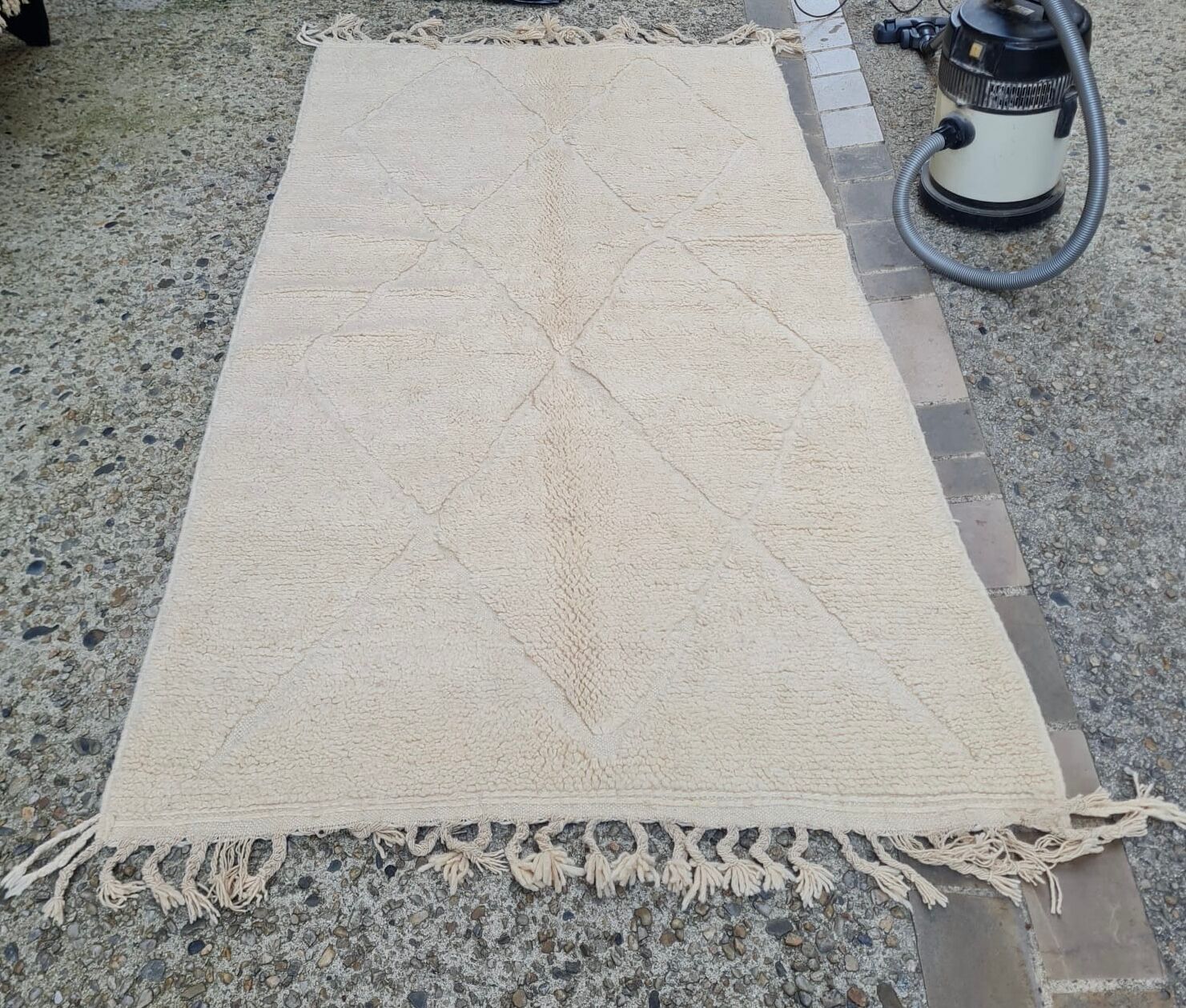 Berber wool carpet 260x200cm
