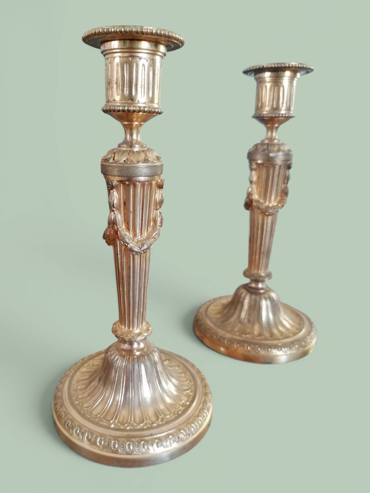 Pair of gilded bronze candlesticks - Louis XVI style.