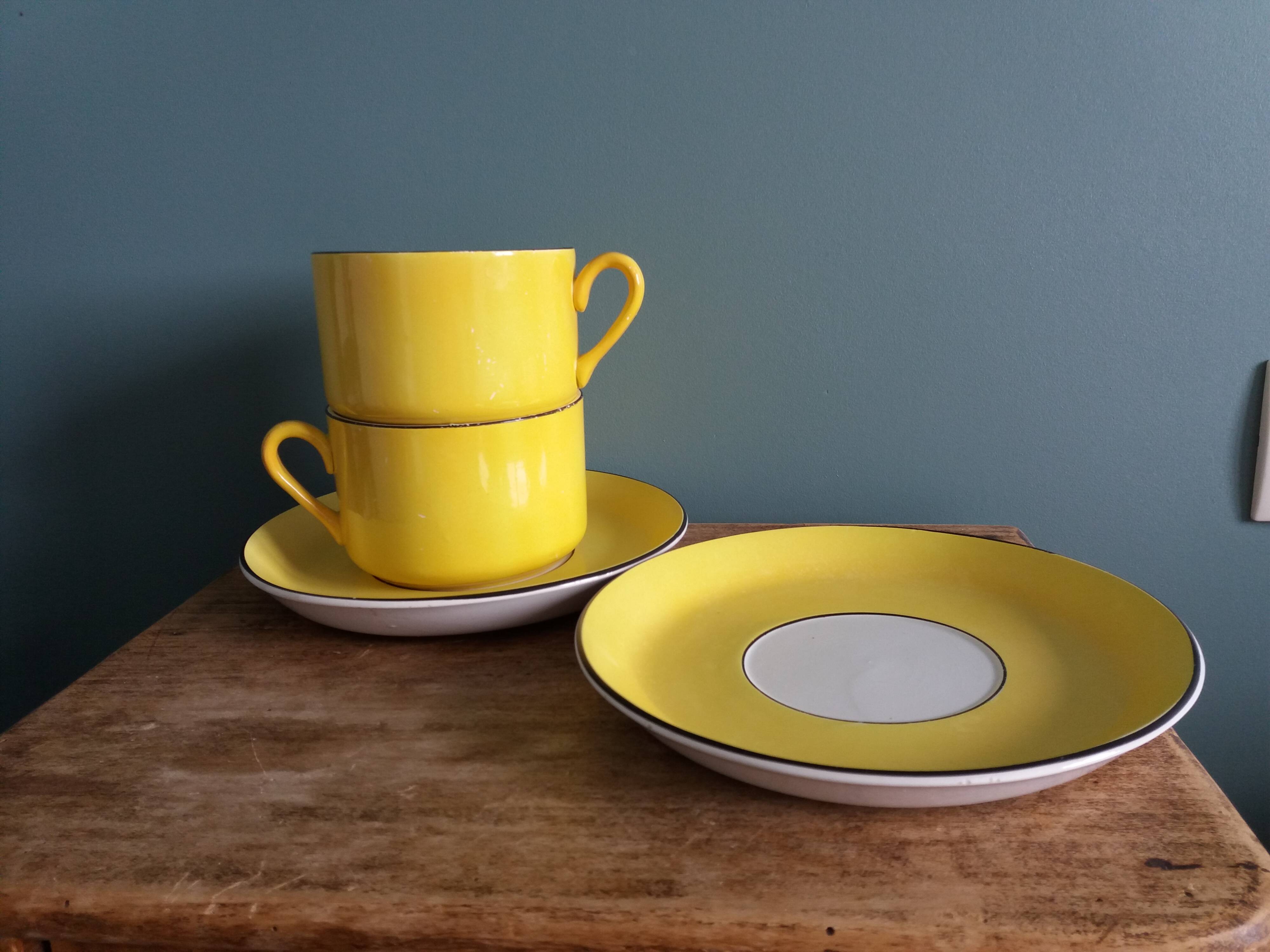 Tasses et soucoupe Saint Amand céramique jaune