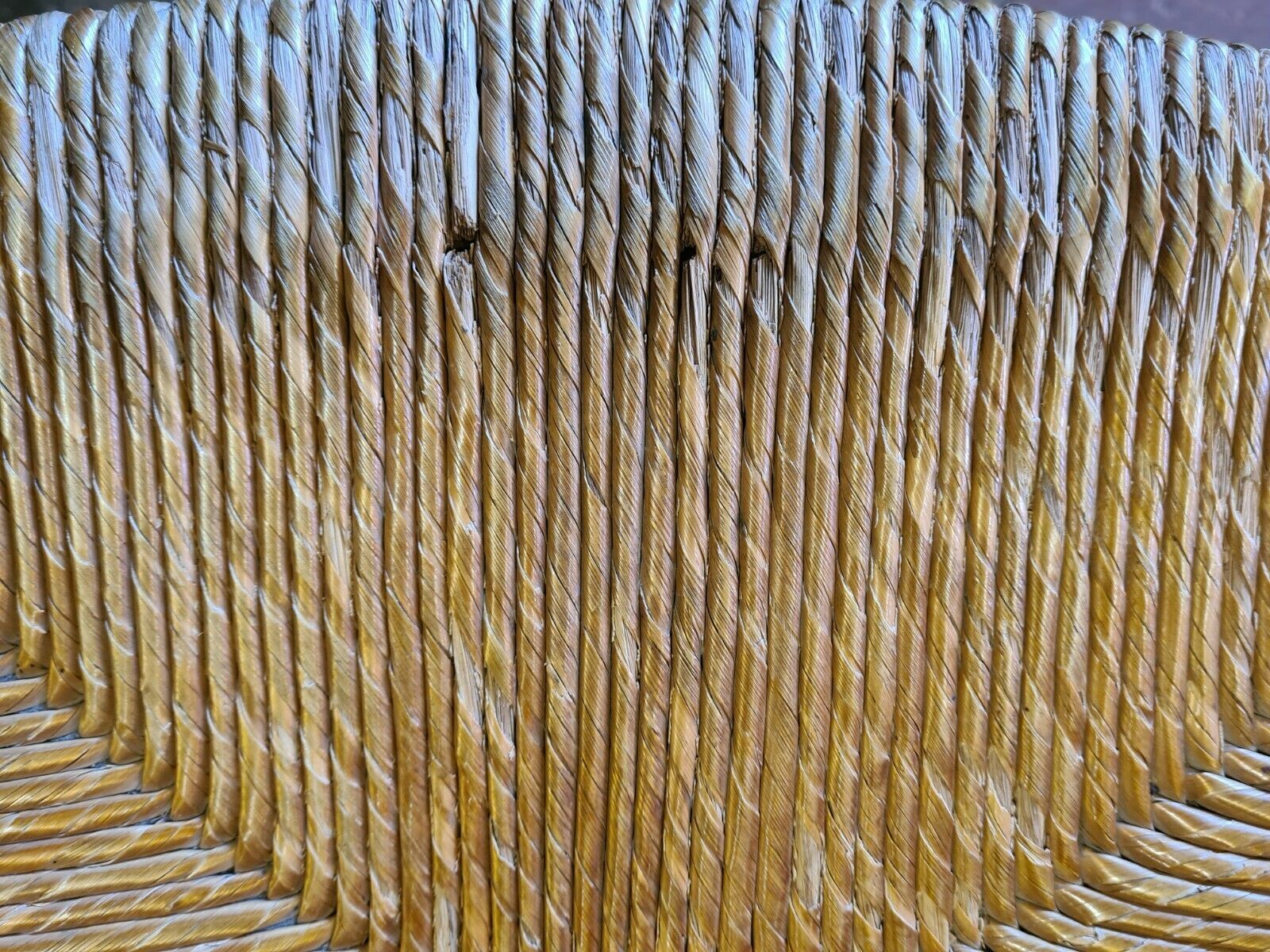 6 high-backed mulched chairs