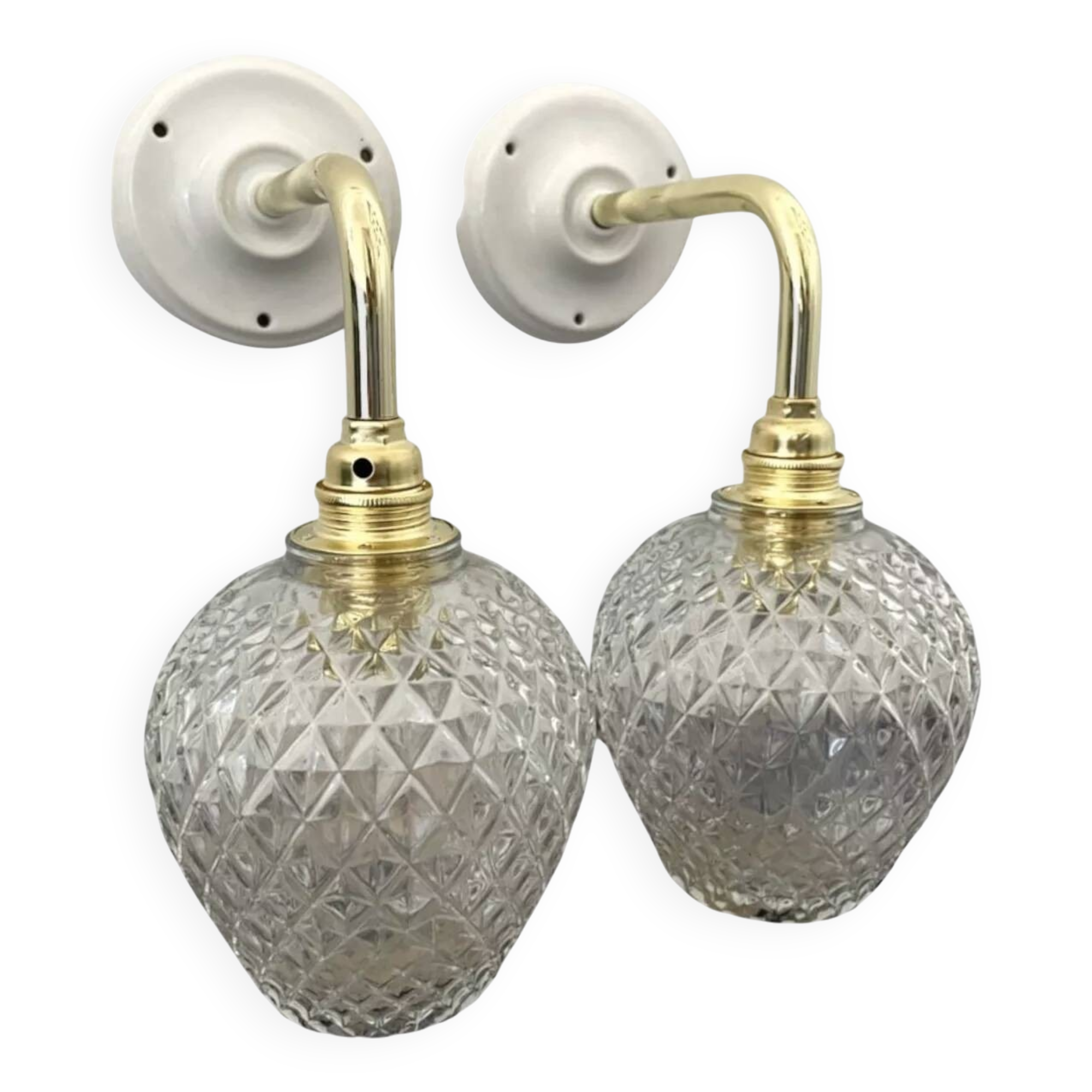 Paire d’appliques murales en verre ciselé