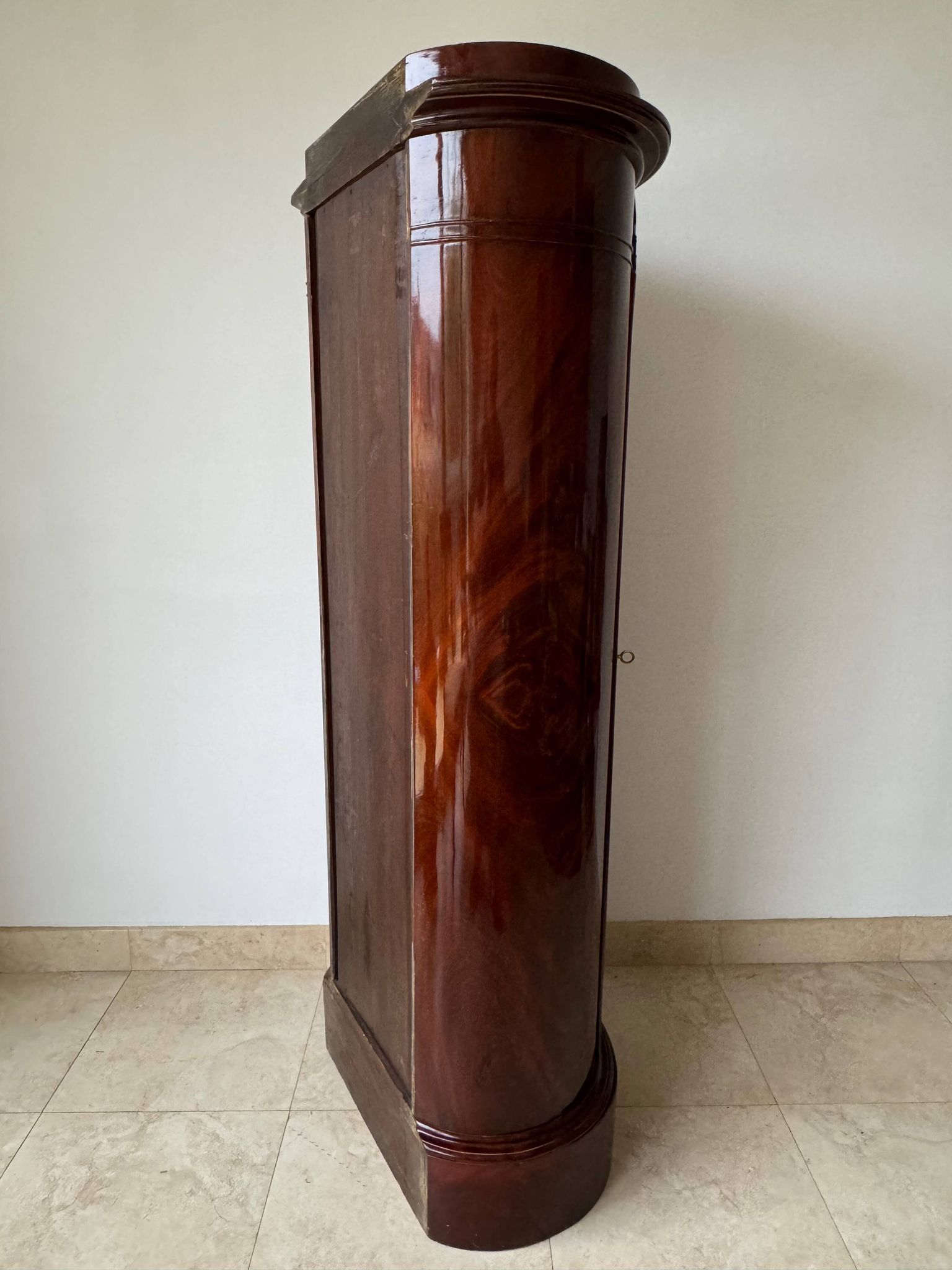 Somno “Column” or Cylindrical Cabinet, in flamed mahogany, Copenhagen, 1830-1840