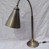 Articulated desk lamp