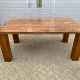 Grande table à manger rectangulaire