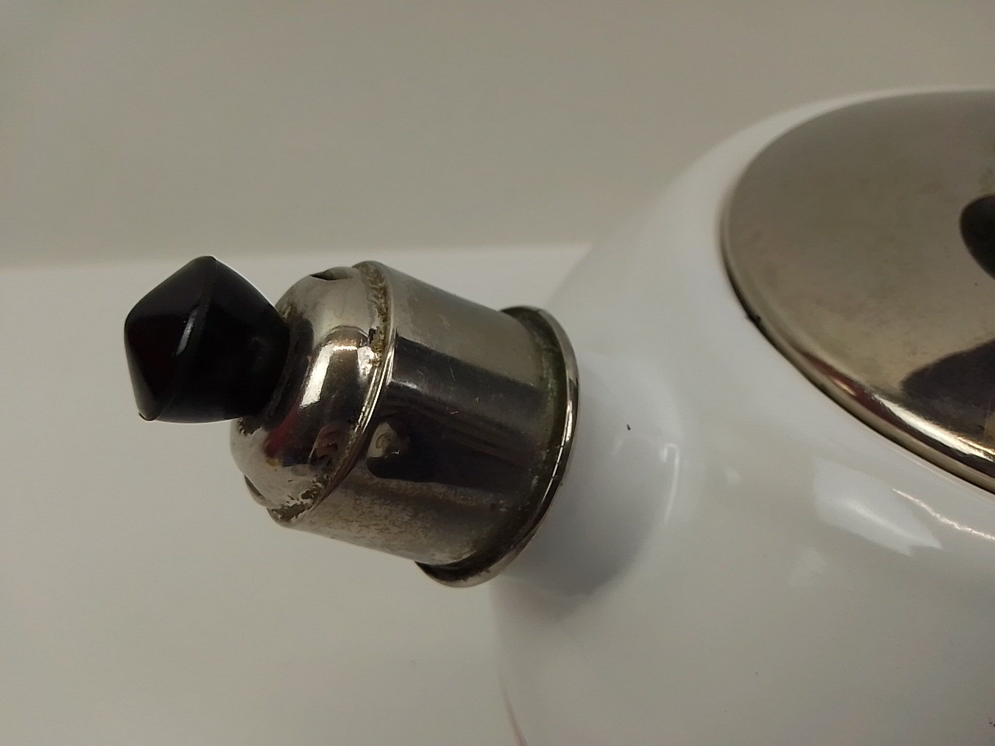 Enamelled kettle white border red and black