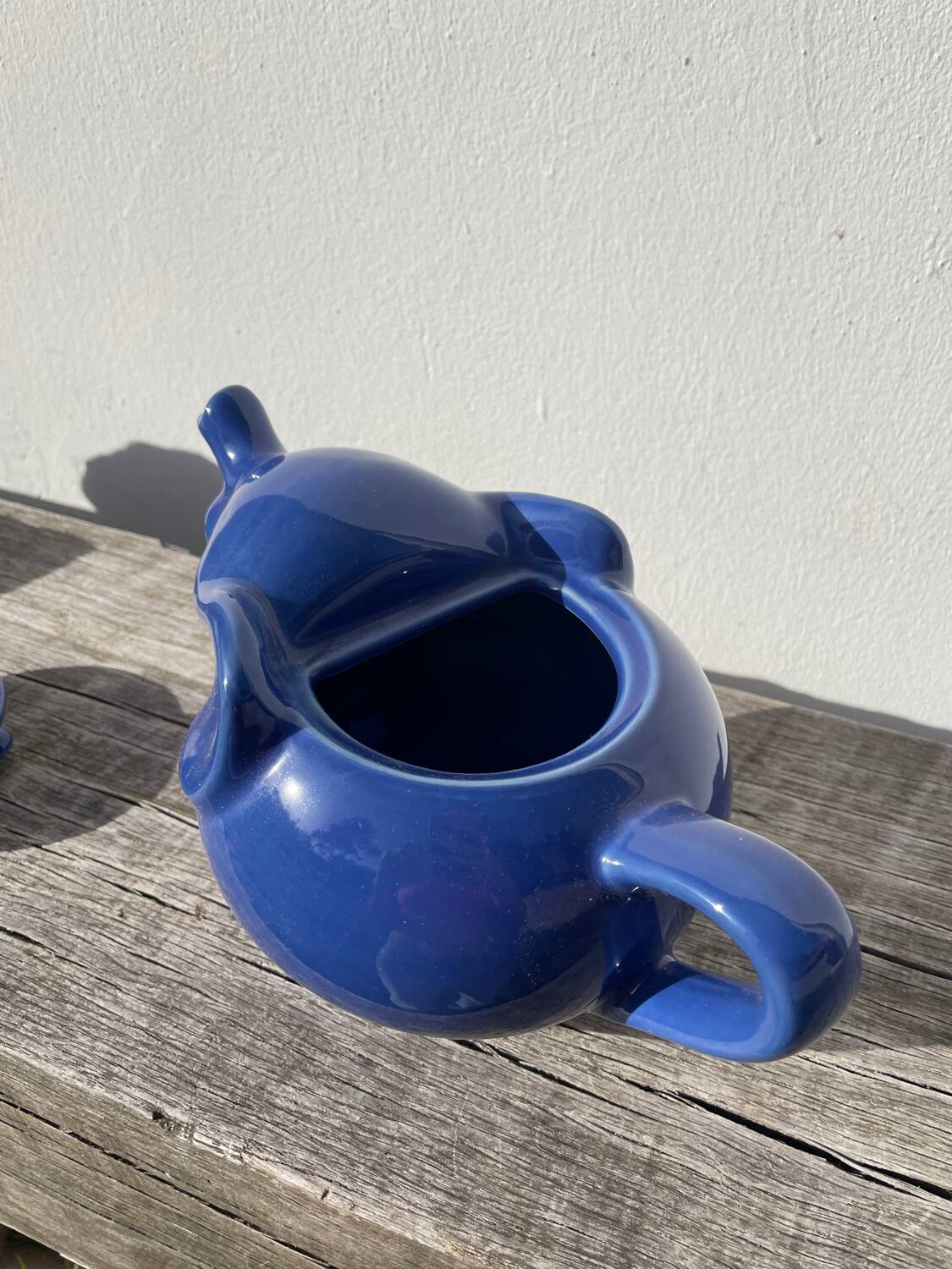 Blue elephant slush teapot