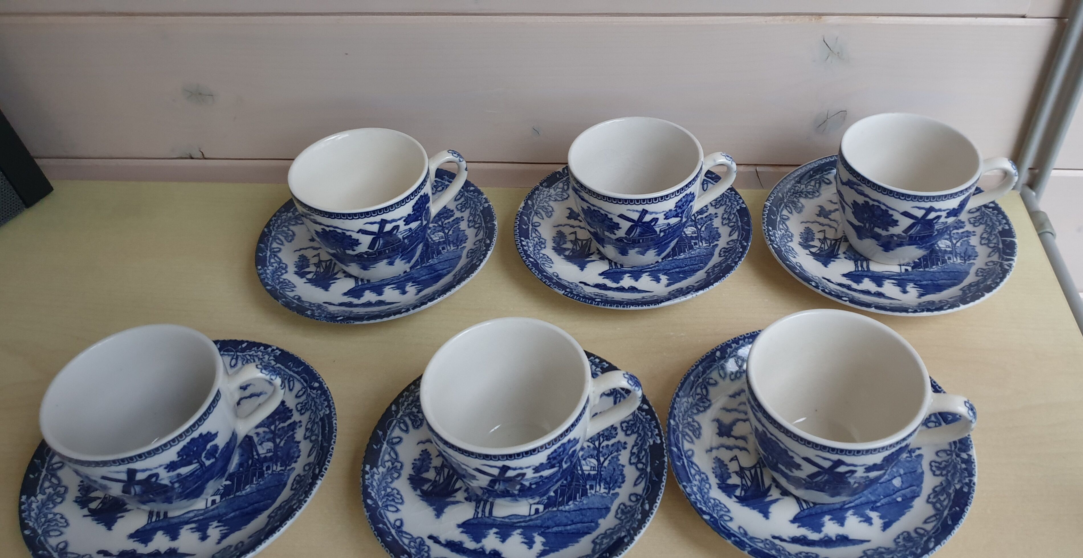 Blue Dutch landscape coffee service