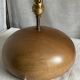 Lampe boule bois tourné signée vintage 1970