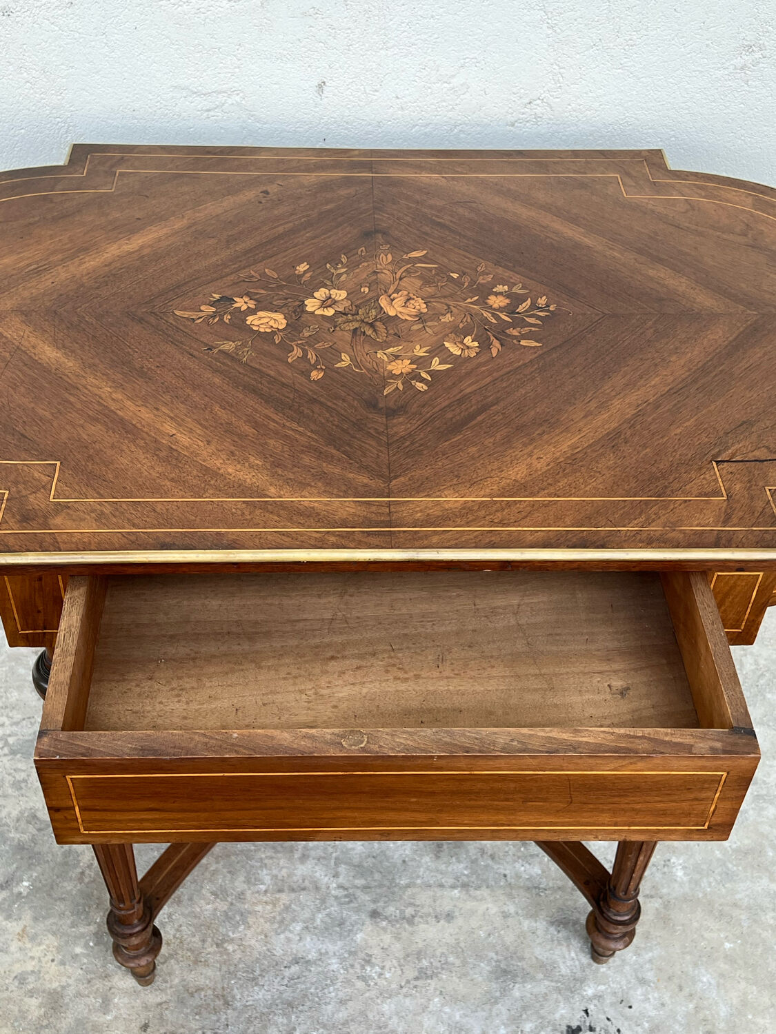 Bureau style Louis XVI
