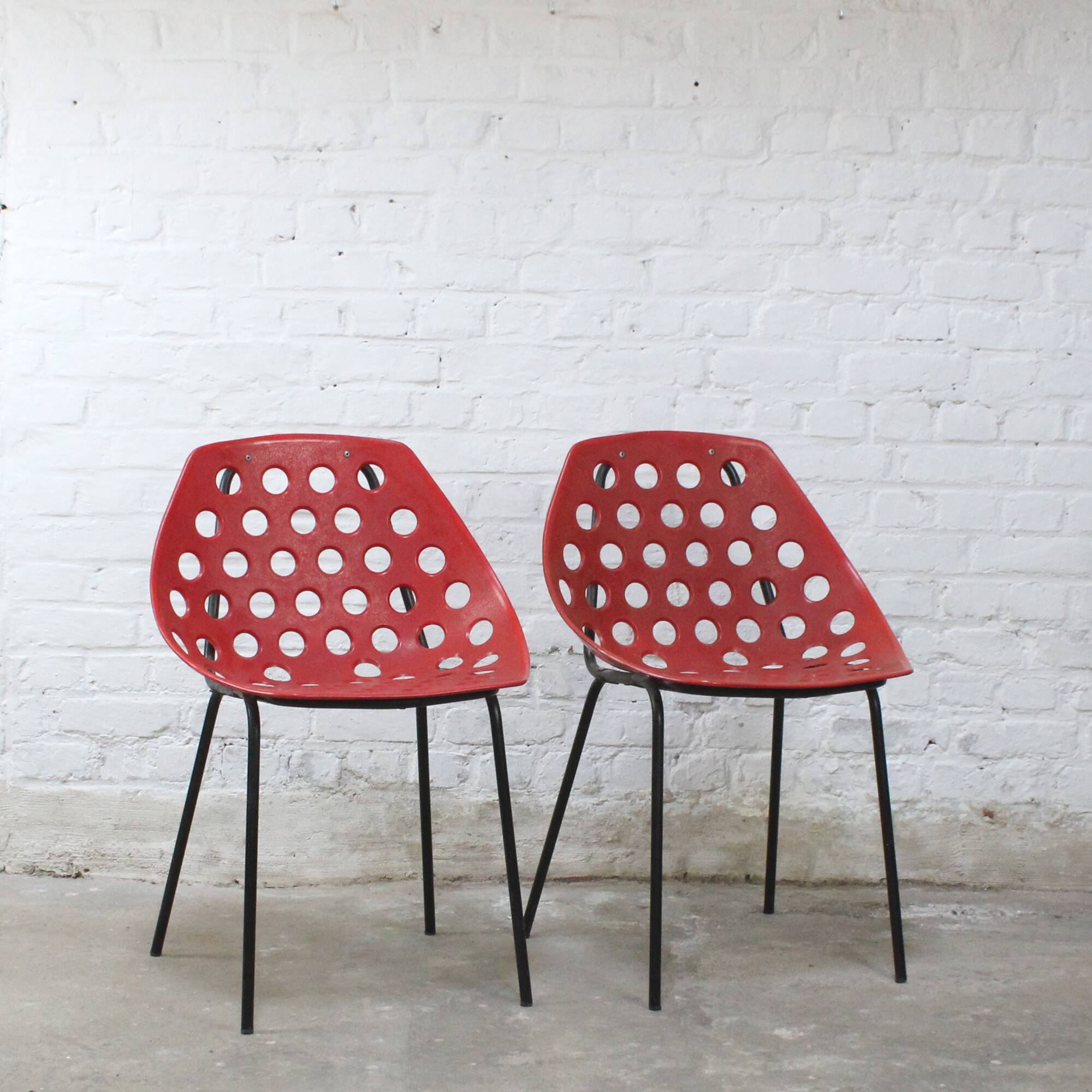 Pair of “Coquillage” chairs by Pierre Guariche for Meurop