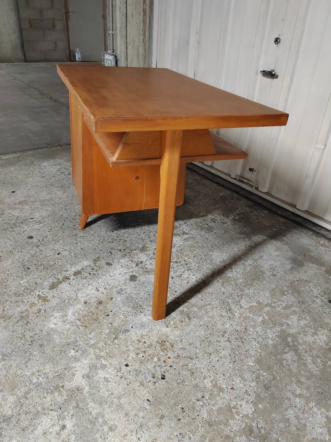 Vintage tripod desk