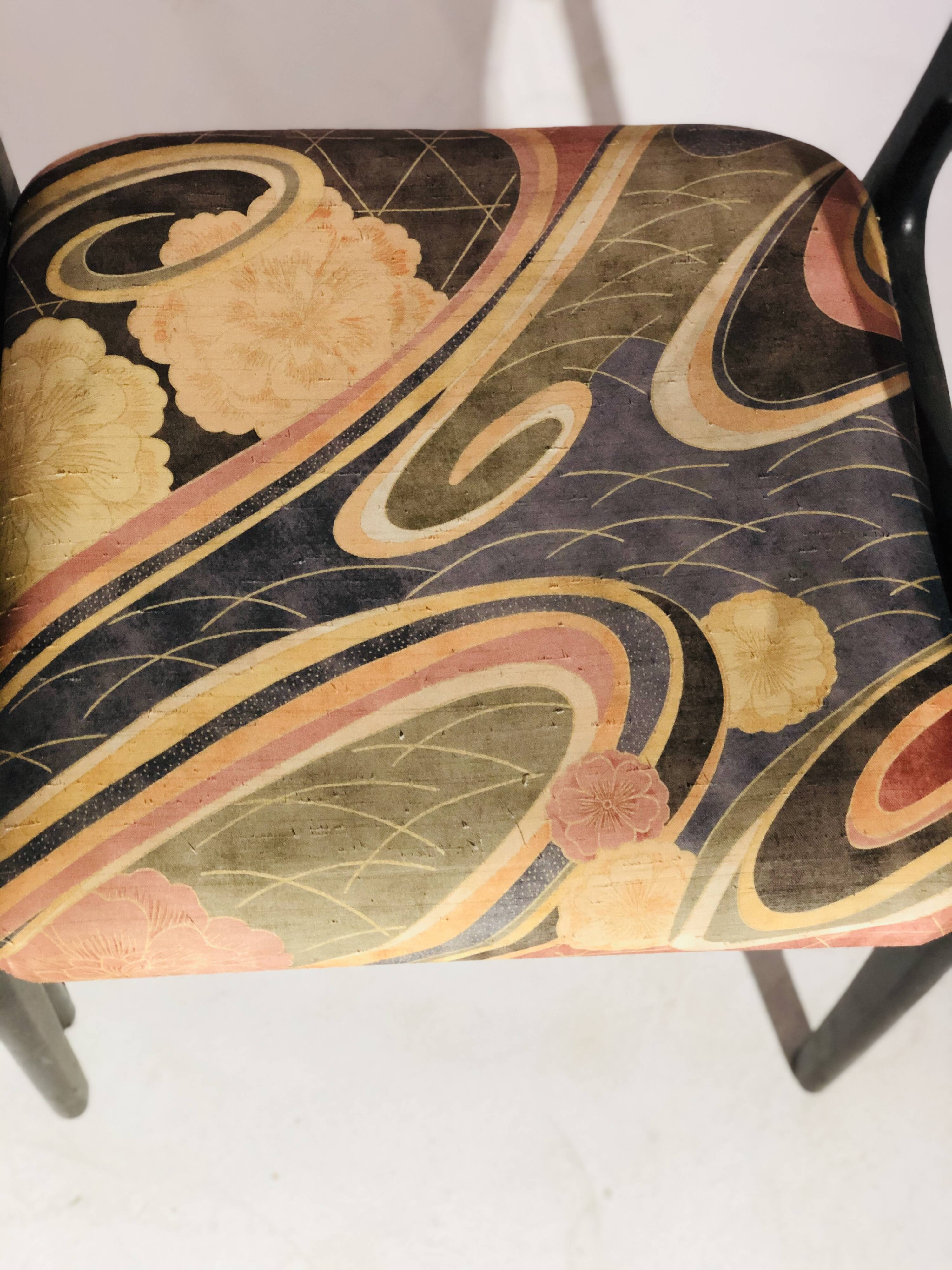 Set of 4 Baumann chairs in 1980 fabric with black wooden base