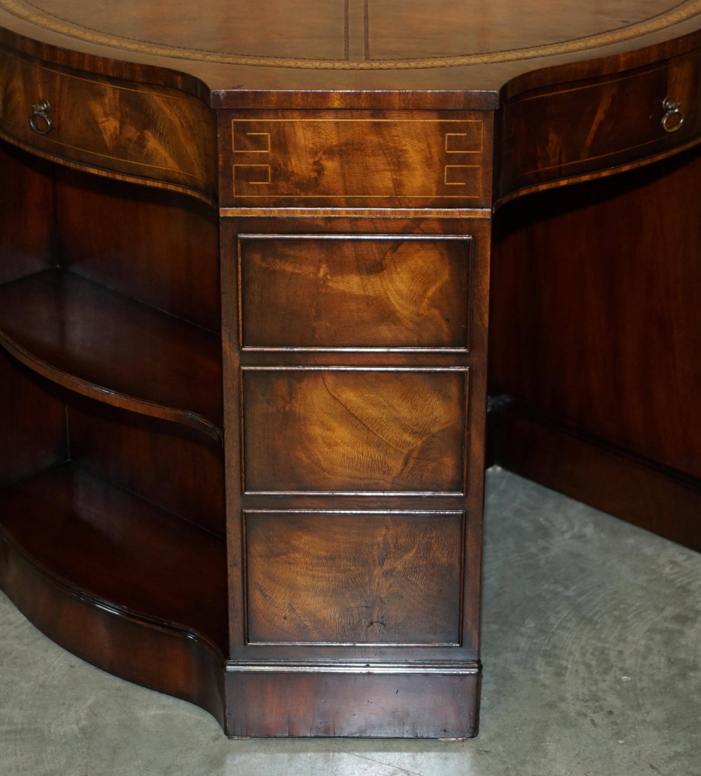Bureau à piédestal en cuir teint à la main pour 2 personnes