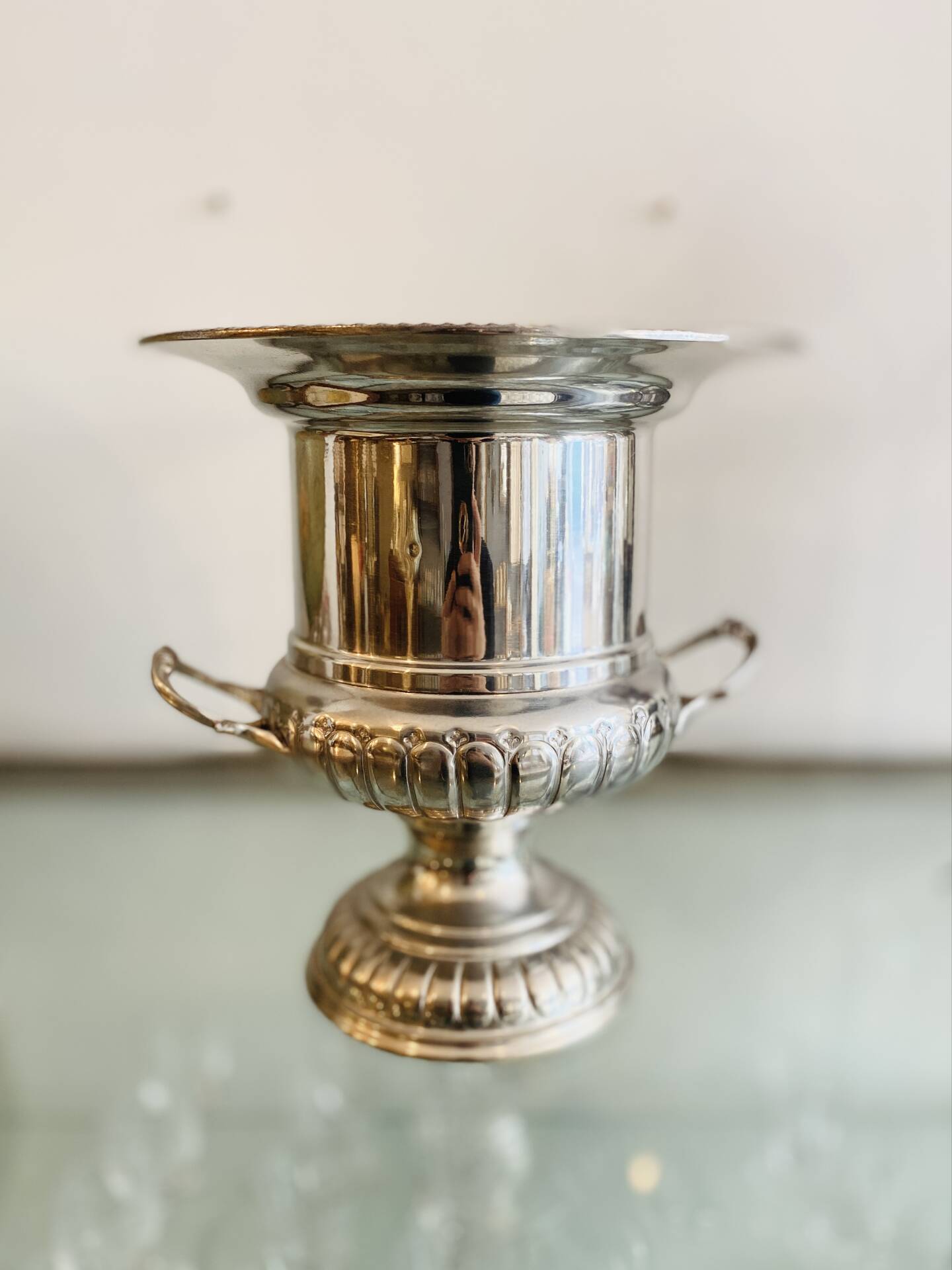 Silver-plated metal champagne bucket ice bucket