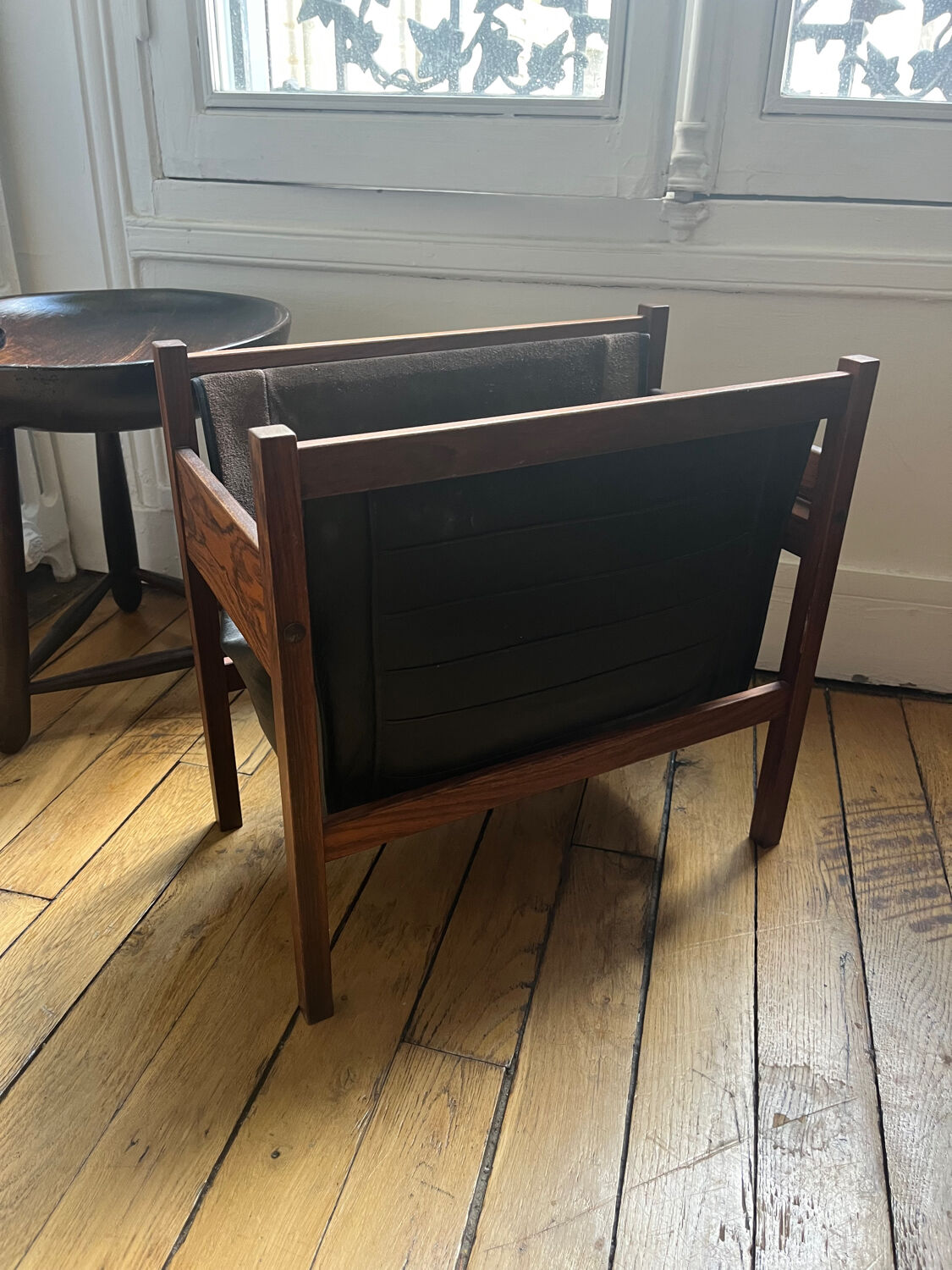 Porte revues scandinave en palissandre de Rio et cuir