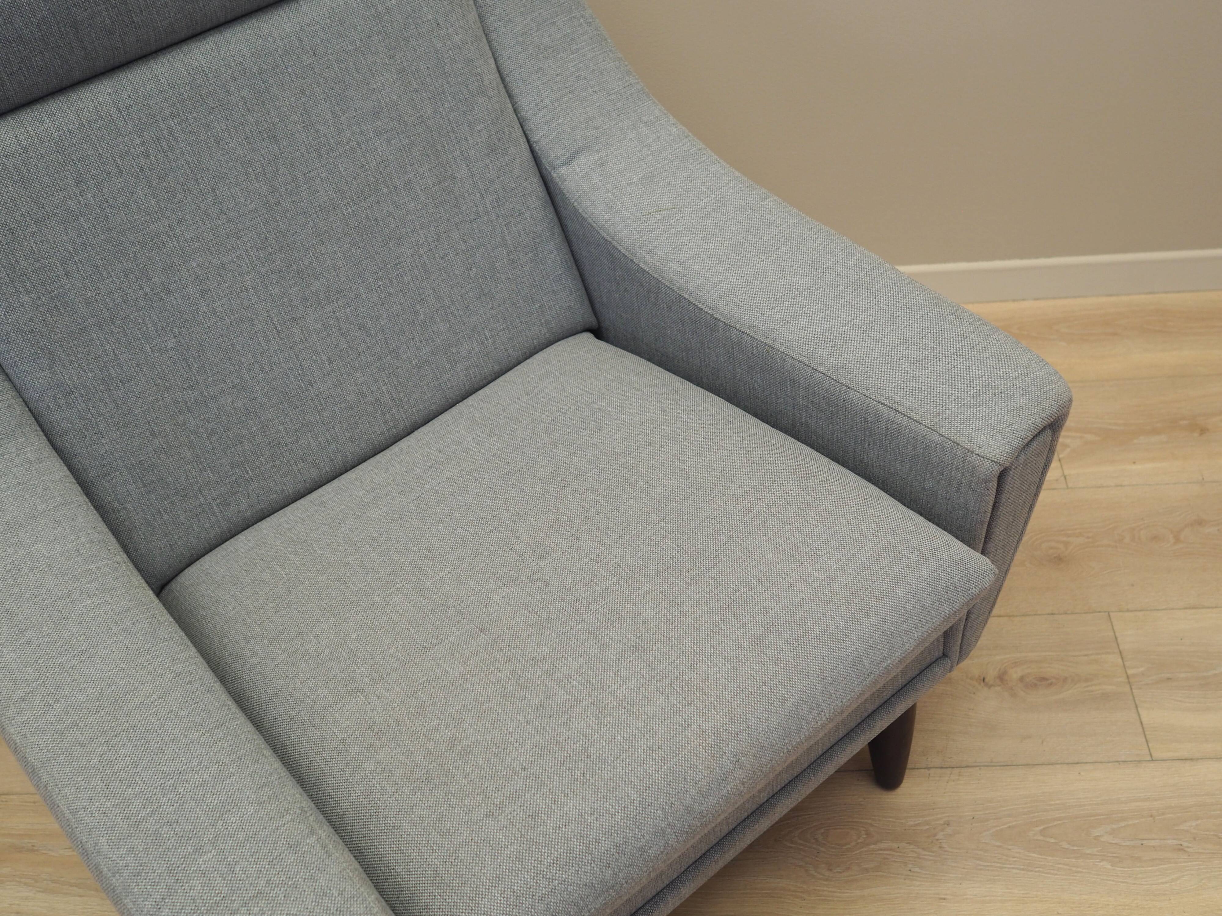 Fauteuil gris, design danois, années 1970, production : Danemark