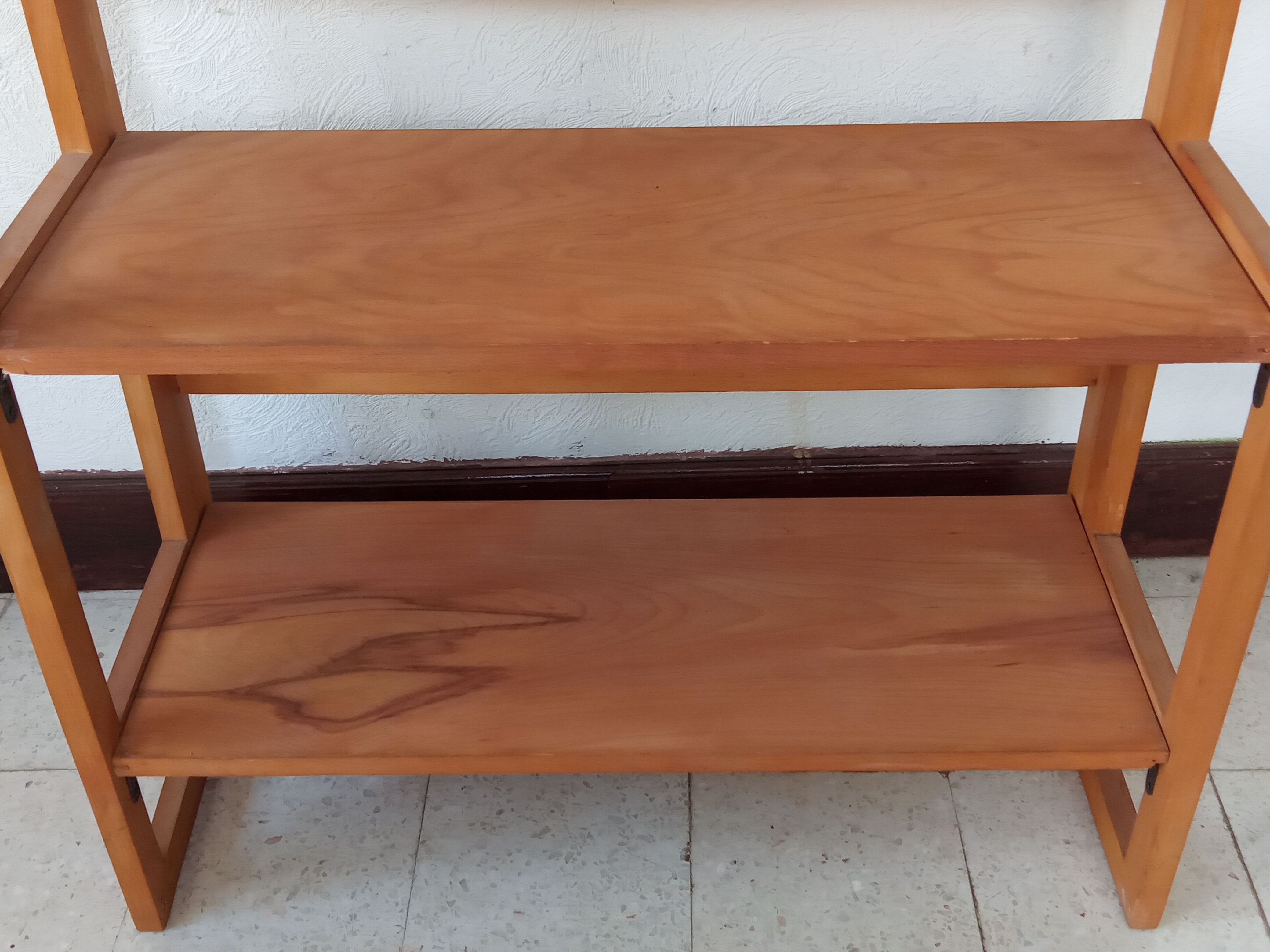 Antique folding shelf of bookseller