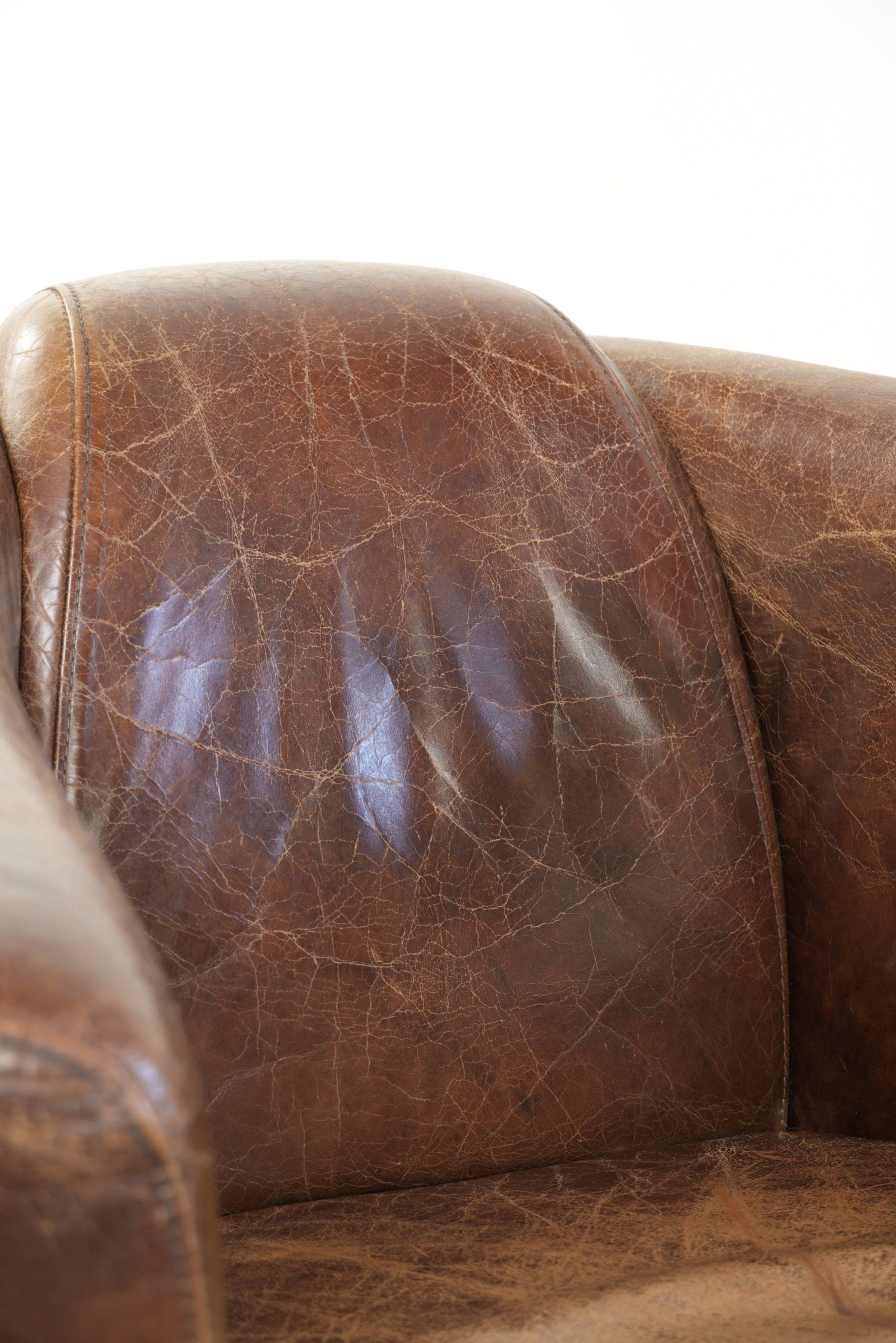 Fauteuil design aviateur en cuir de vache couleur cognac robuste