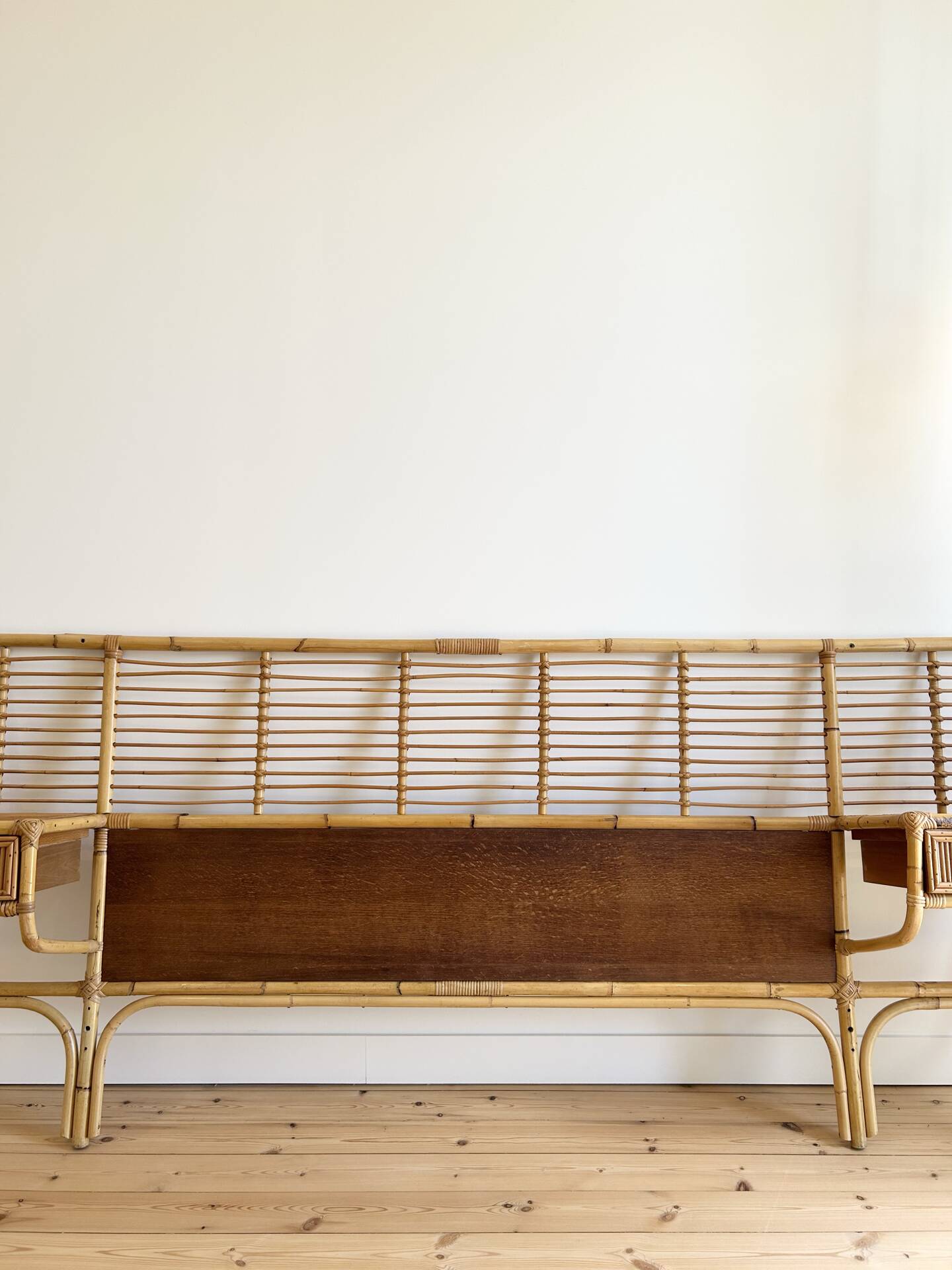 Tête de lit vintage en rotin
