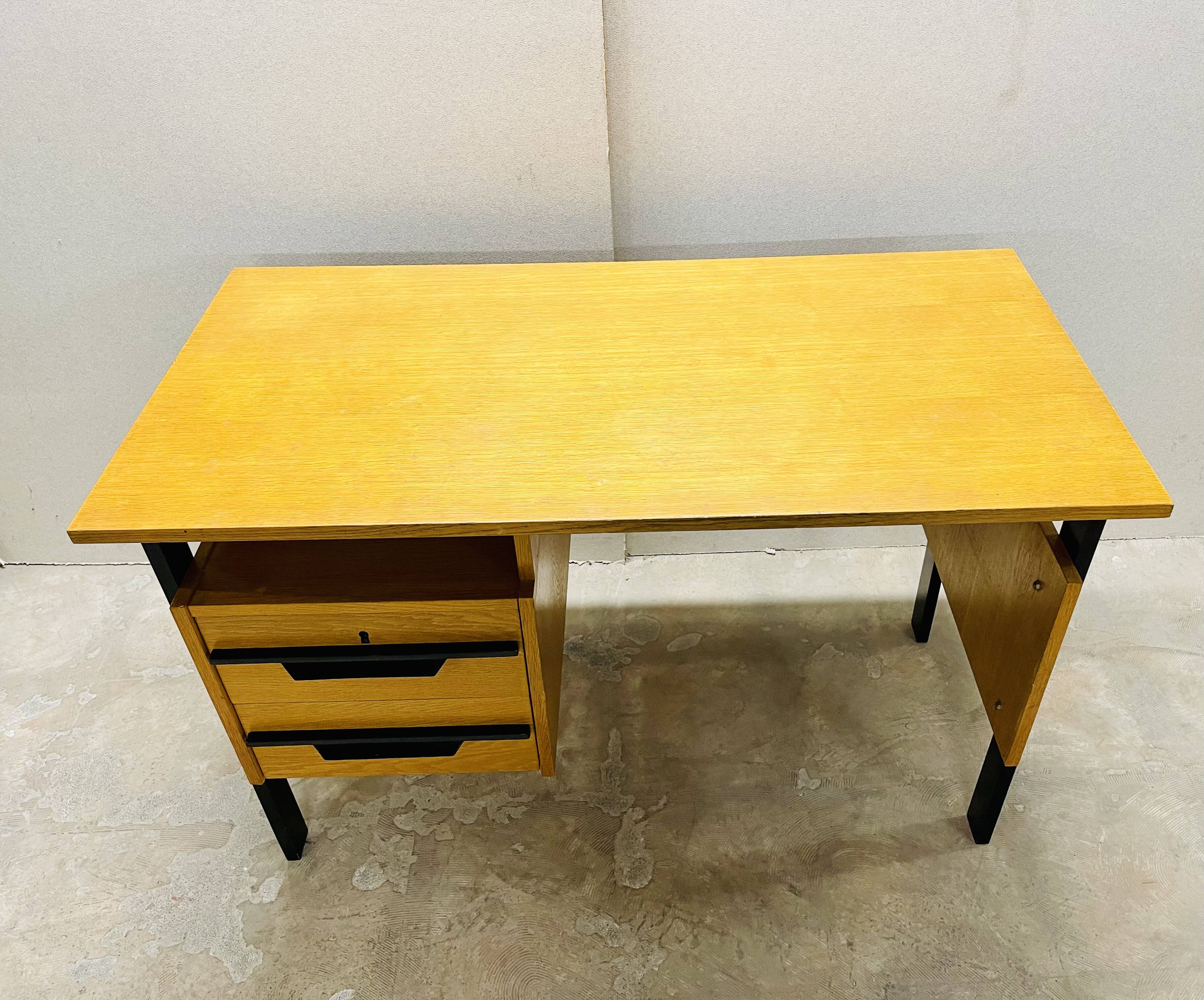 Macif wooden desk