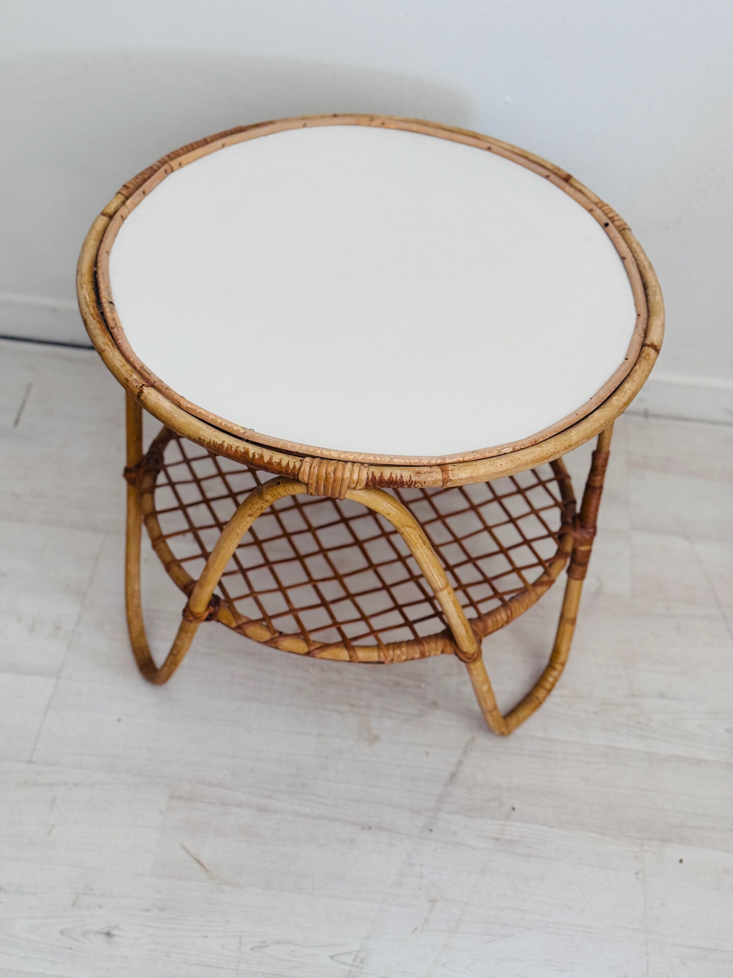 Table en rotin vintage des années 60