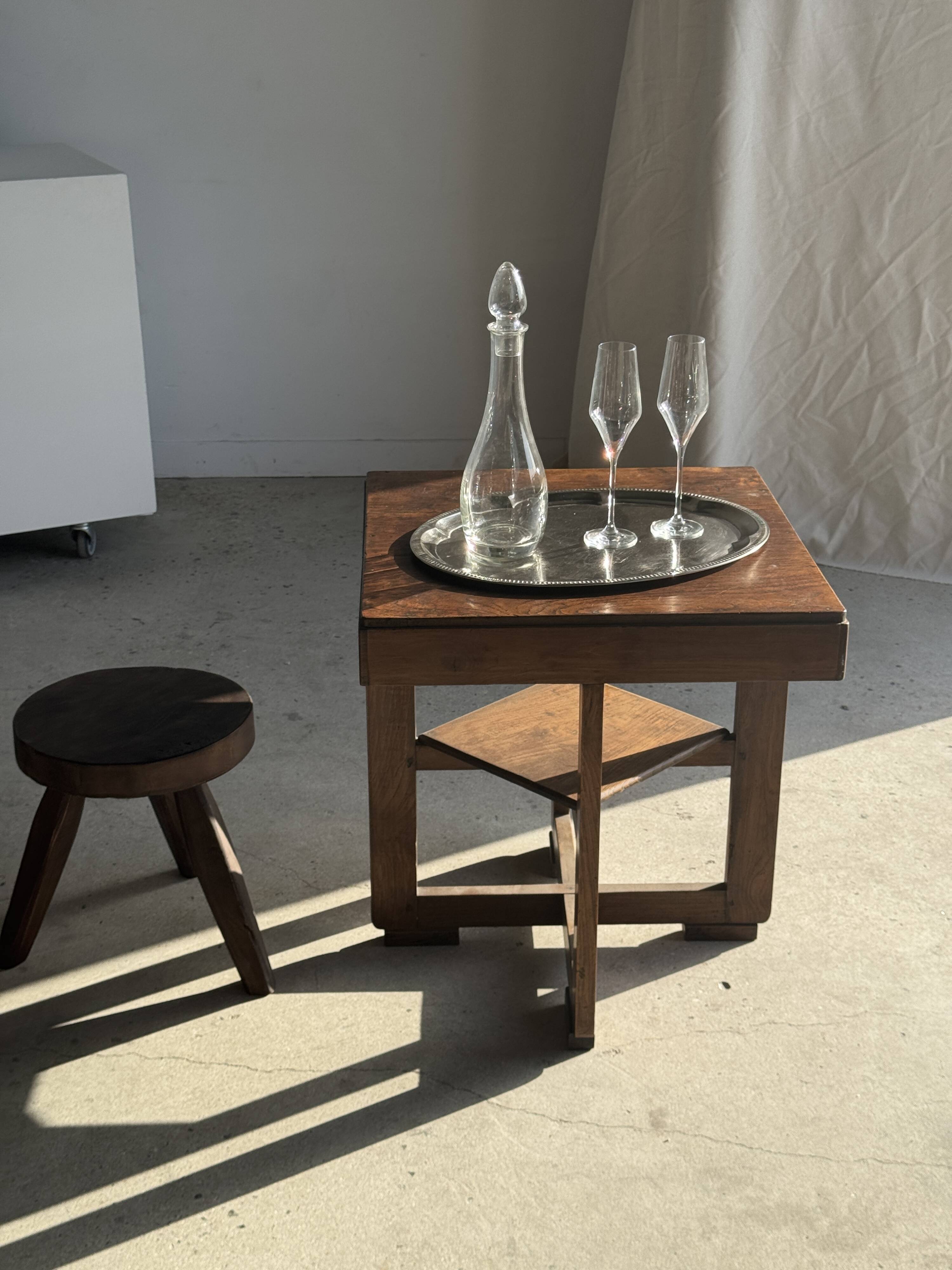 Large oval engraved platter in silver-plated metal 34x45.