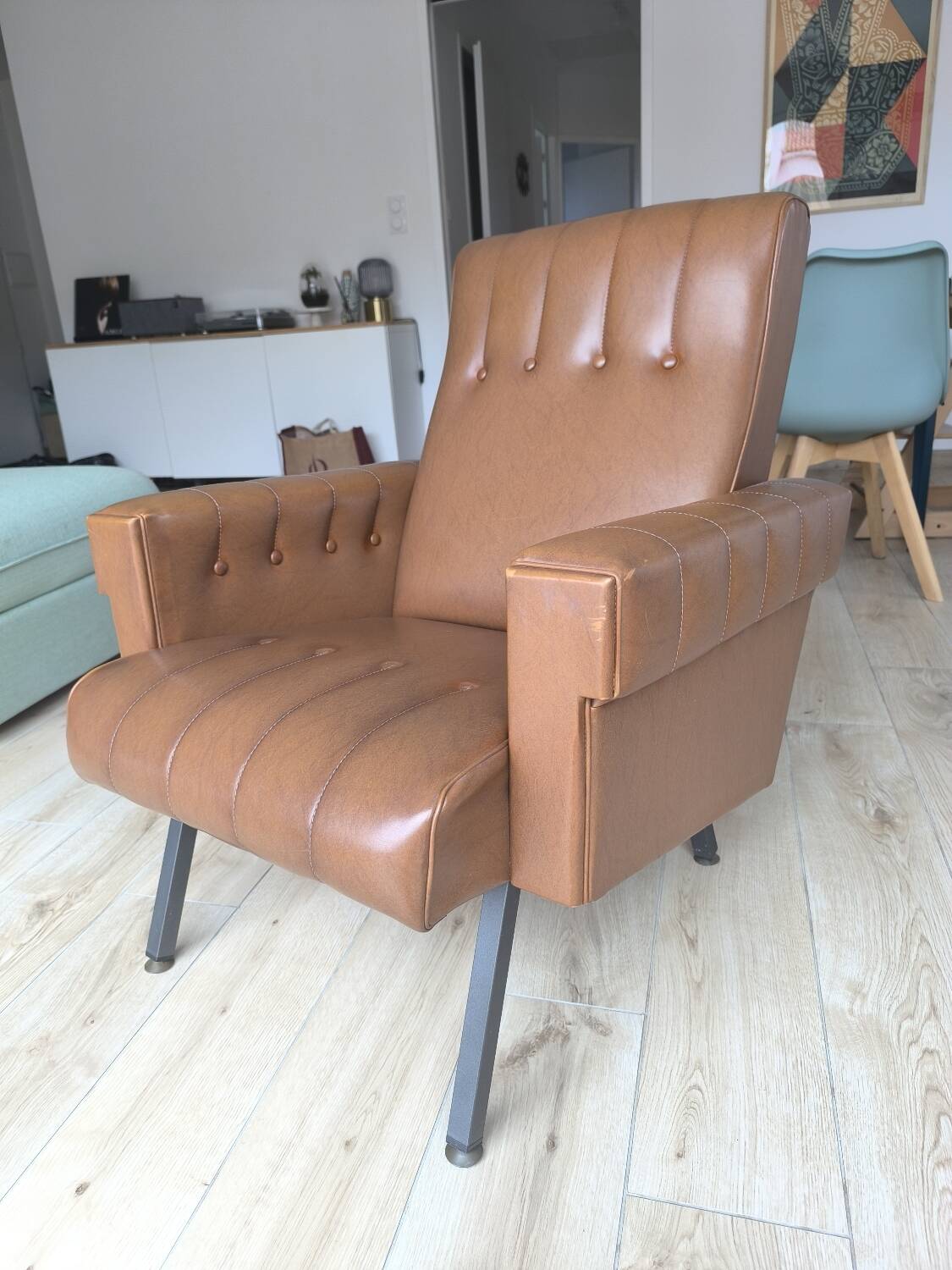 Genuine leather armchair
