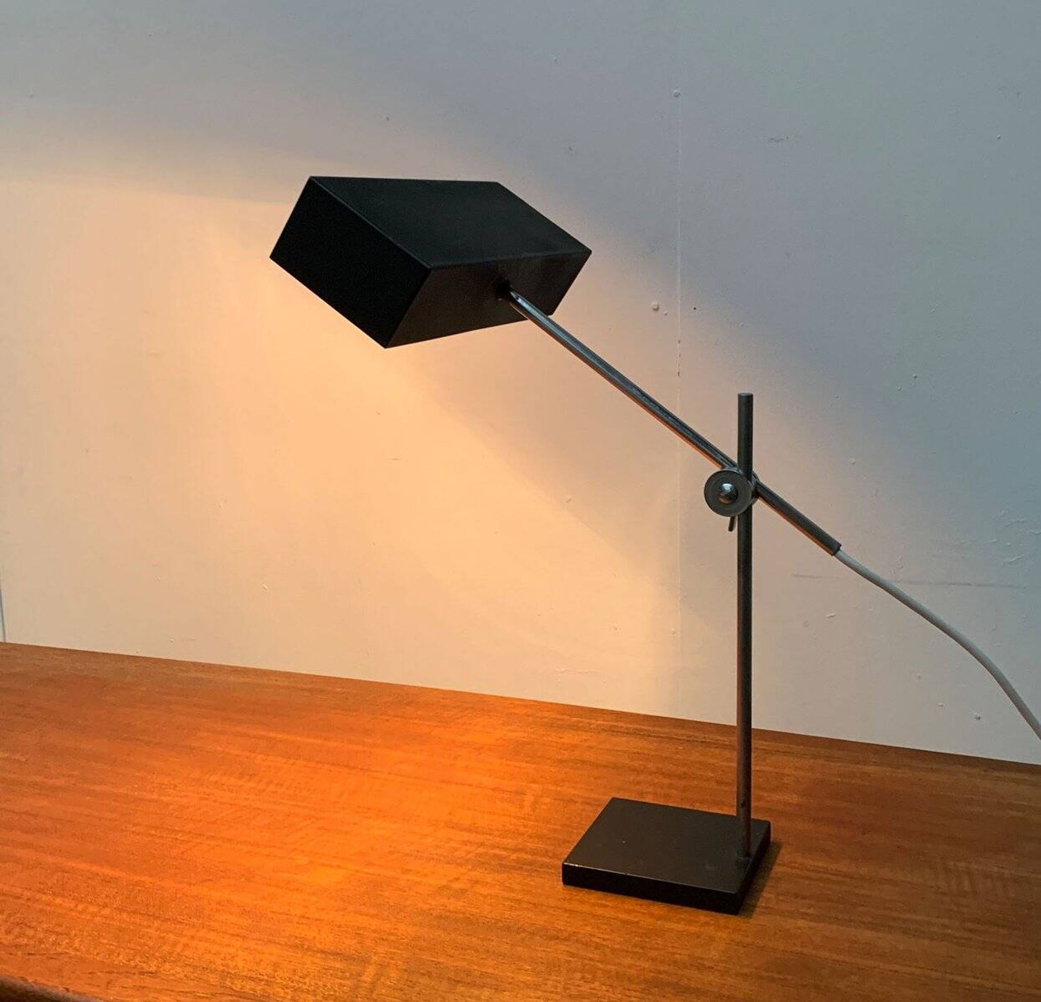 Lampe de table minimaliste du milieu du siècle, années 1960, lot de 2