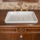 Meuble vasque Louis-Philippe en noyer & miroir LED assorti