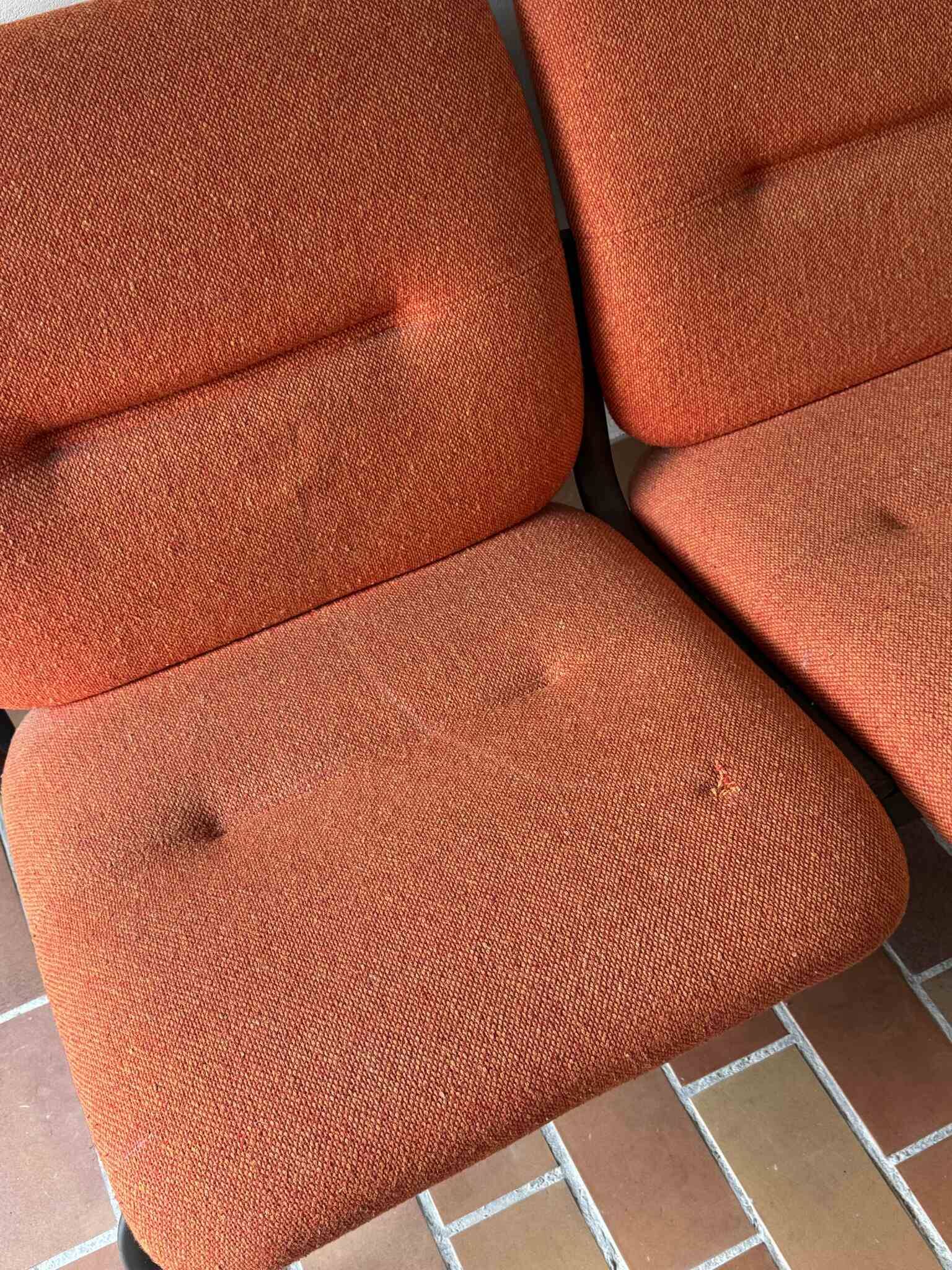 Strafor 3-seater bench, orange upholstery and sled base, 1970s.