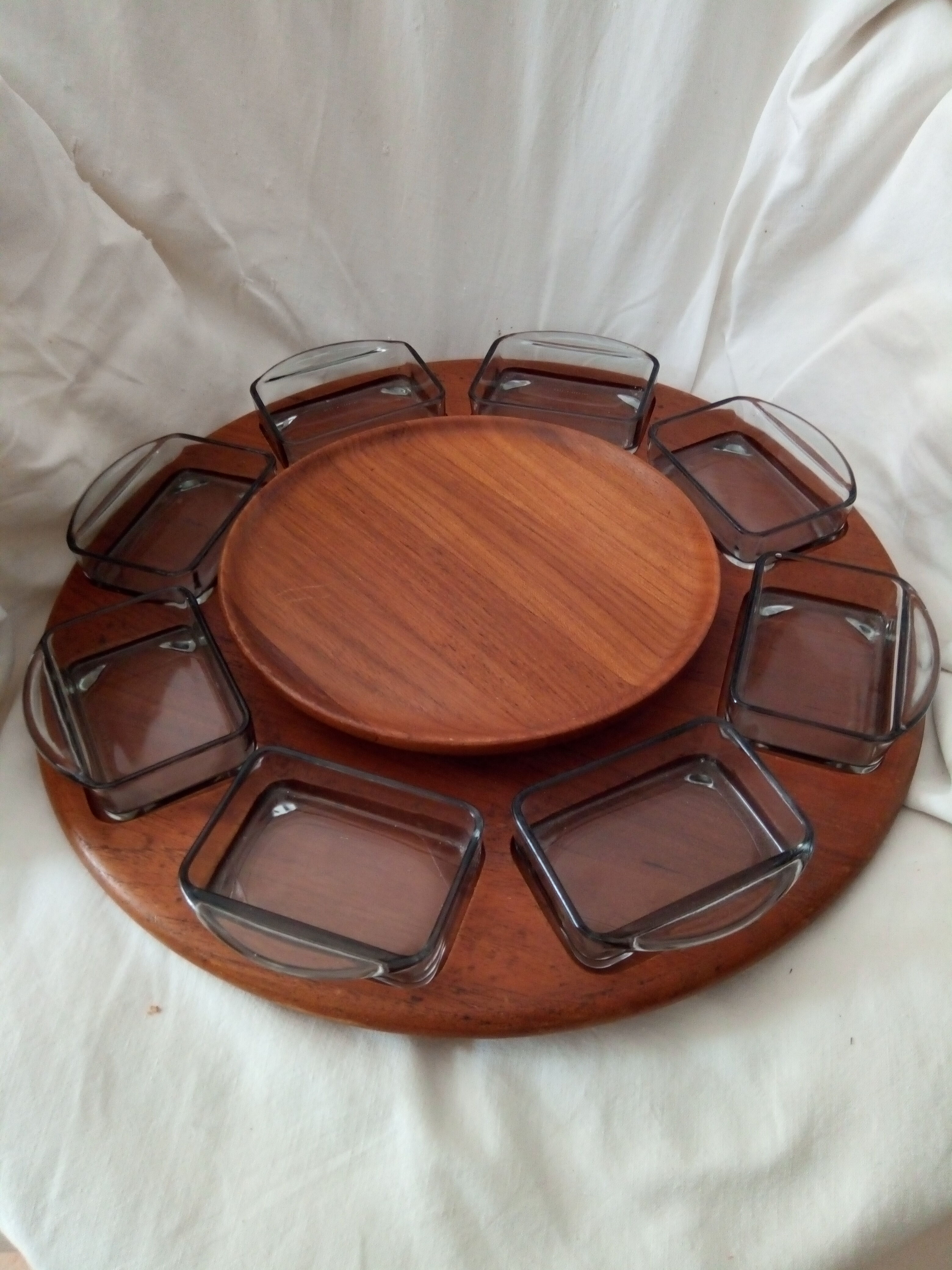 Scandinavian turntable servant of the 60s. Signed Digsmed Denmark.