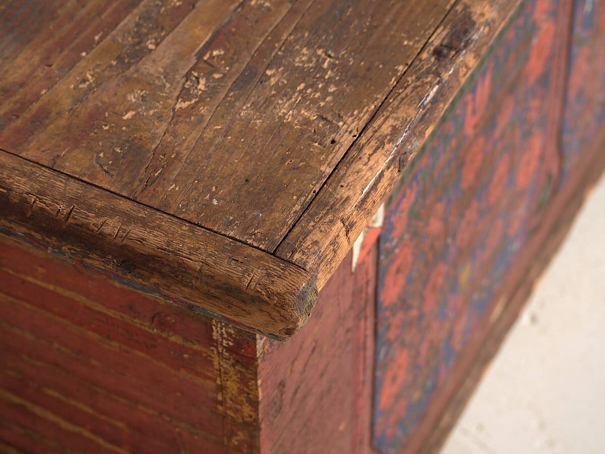 Antique solid wood trunk (circa 1913)